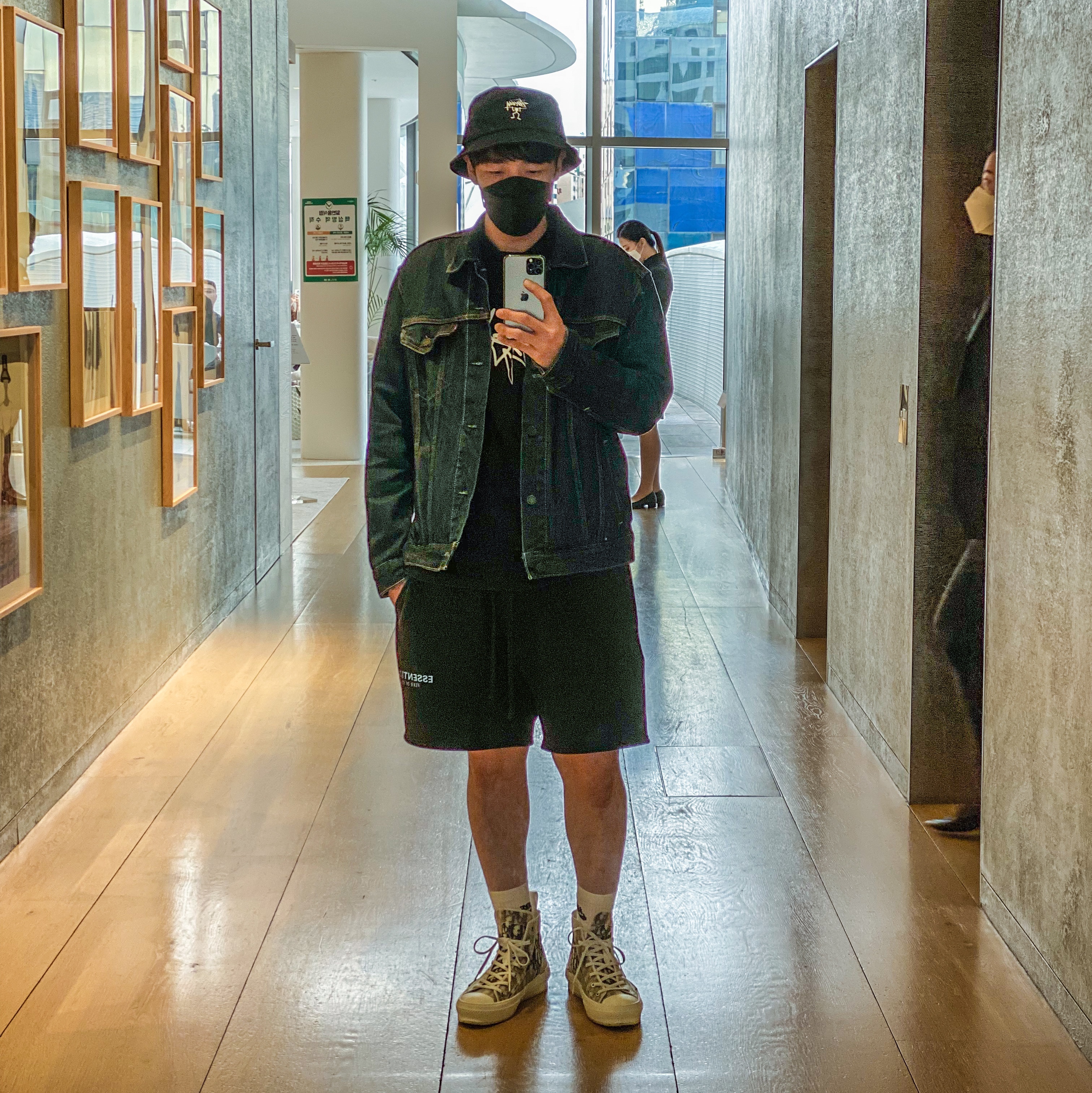 Essentials Fleece Shorts Weathered Black - 20FW, Dior B23 High Dior Oblique White & Black 착용 스타일