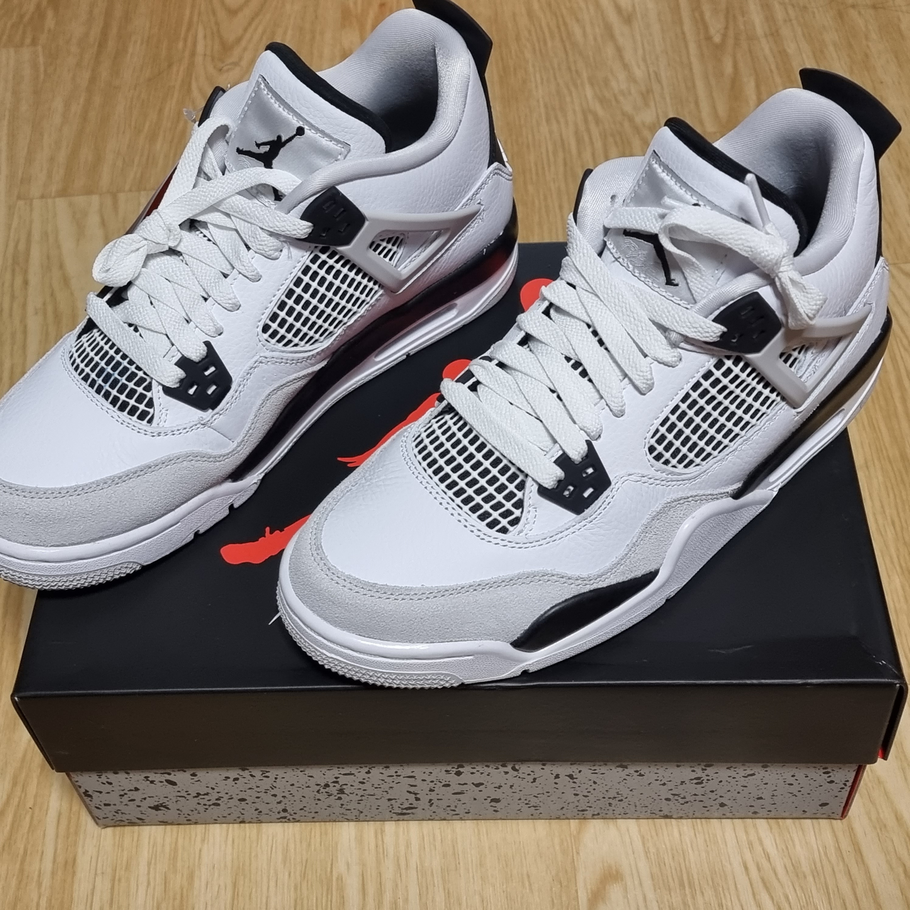 (GS) Jordan 4 Retro White and Black 착용 스타일