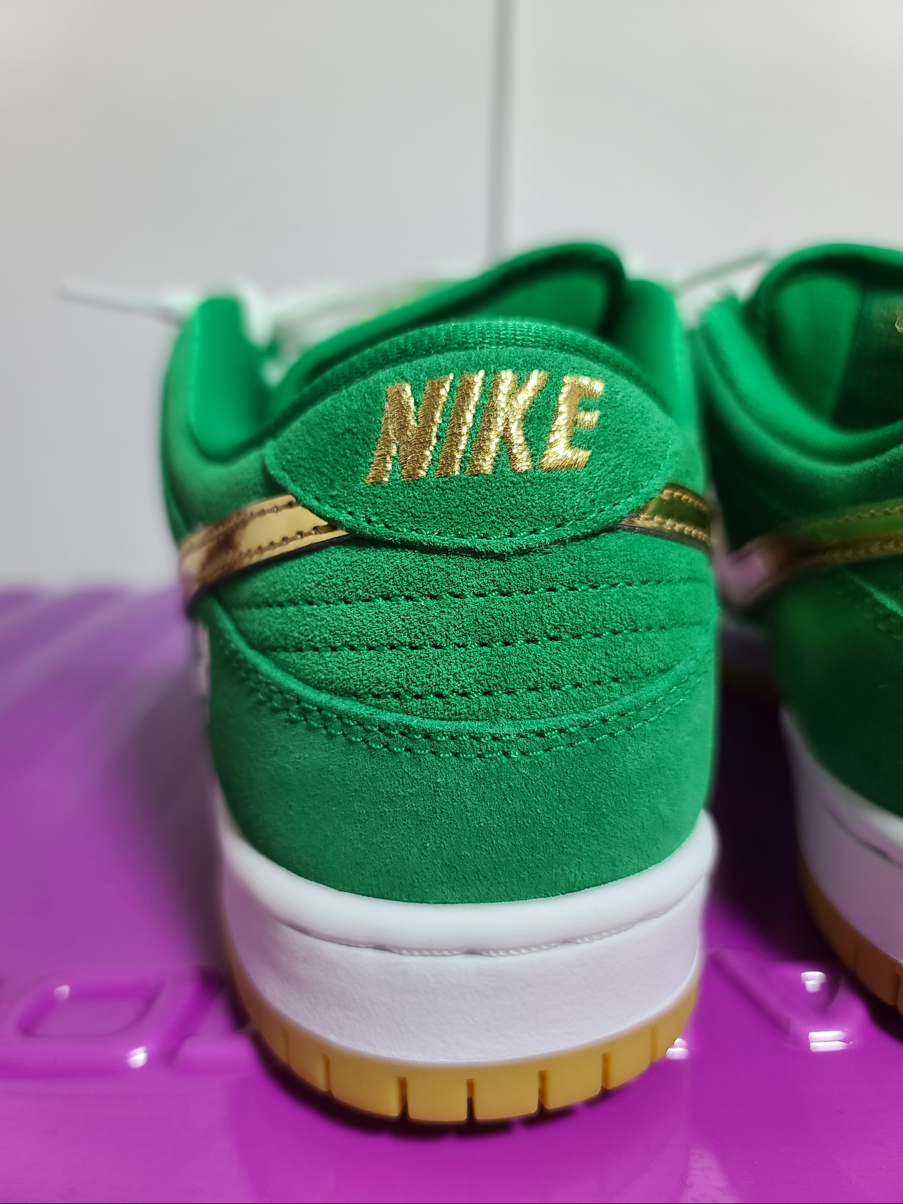 Nike SB Dunk Low Pro Shamrock 착용 스타일 - 2