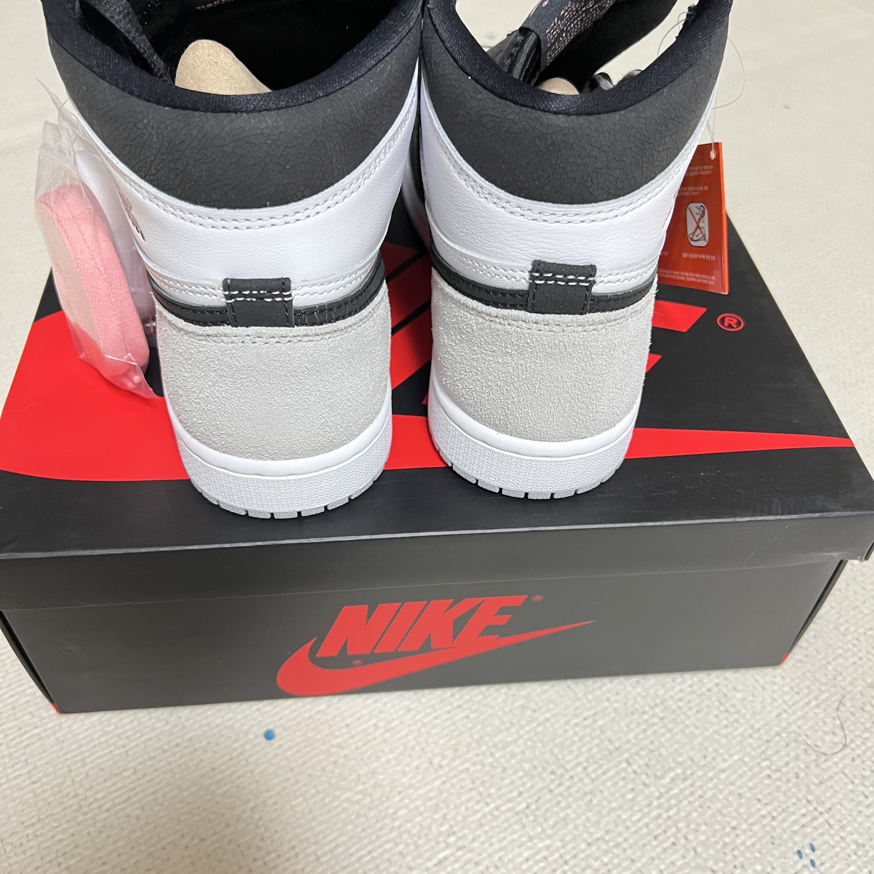 Jordan 1 Retro High OG Bleached Coral 착용 스타일 - 5