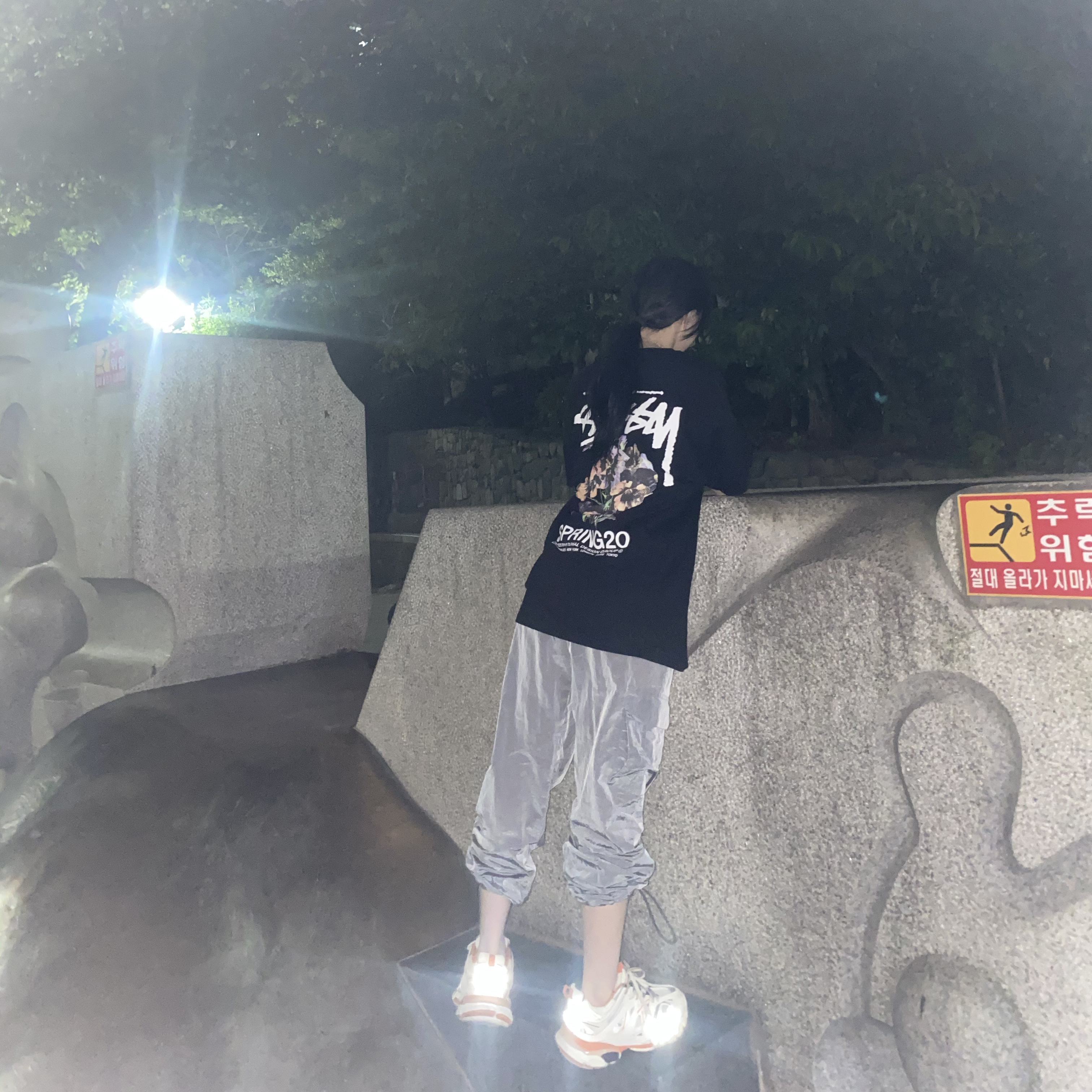 Balenciaga Track Sneakers White Orange 2019, Stussy Bouquet T-Shirt Black 착용 스타일
