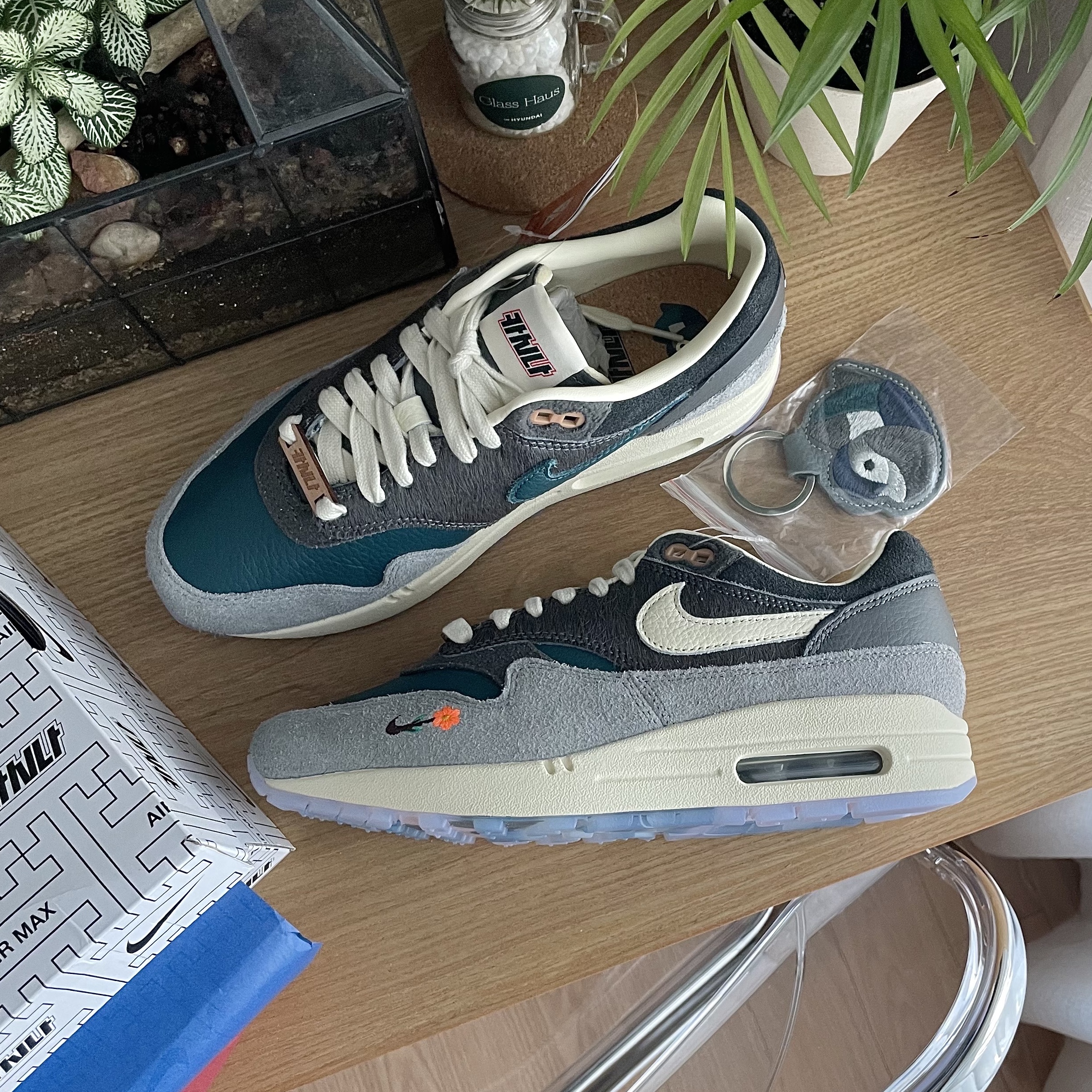 Nike x Kasina Air Max 1 SP Won-Ang Particle Grey, Nike x Kasina Air Max 1 SP Won-Ang Orange 착용 스타일 - 1