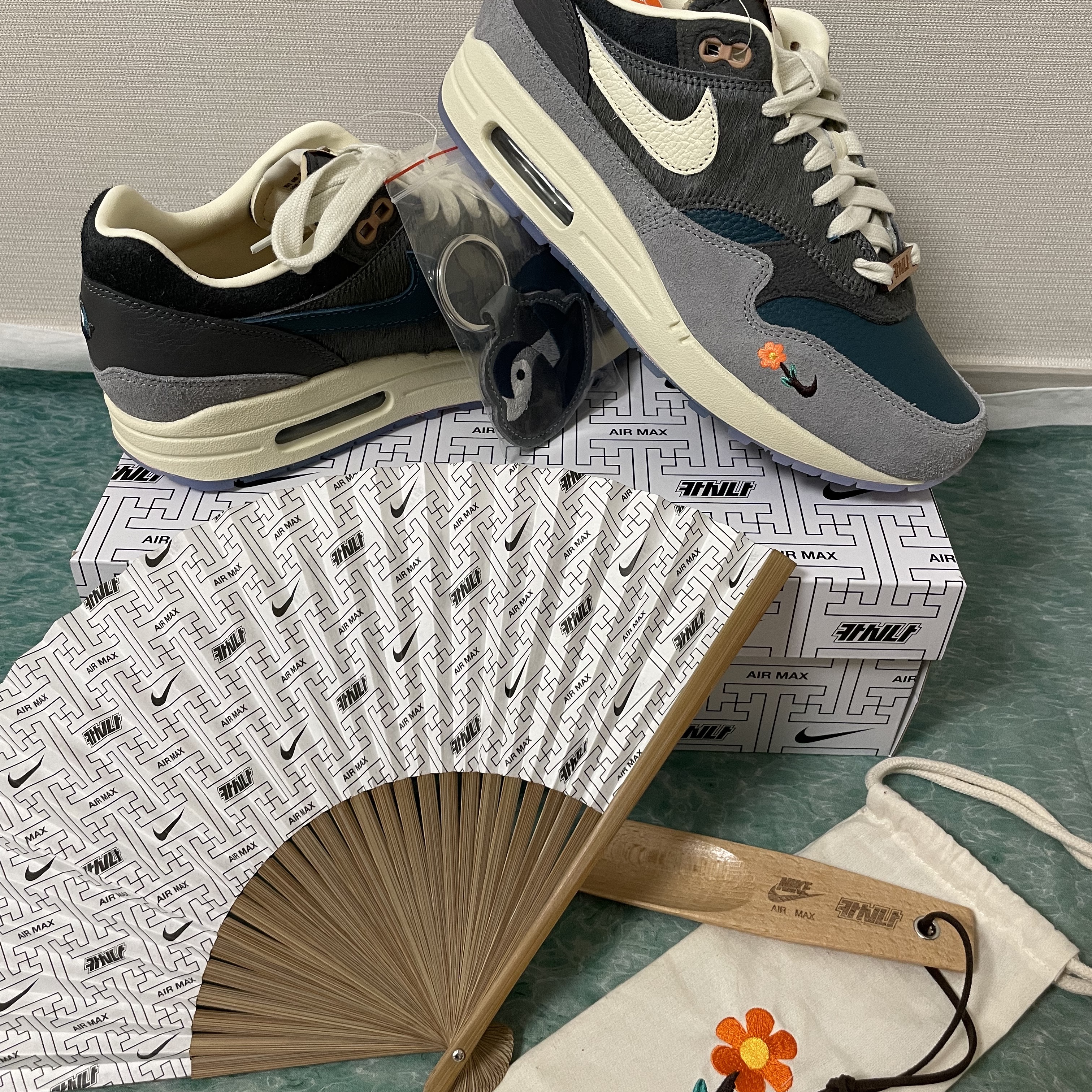 Nike x Kasina Air Max 1 SP Won-Ang Particle Grey (With Special Gift), Nike x Kasina Air Max 1 SP Won-Ang Particle Grey 착용 스타일 - 3