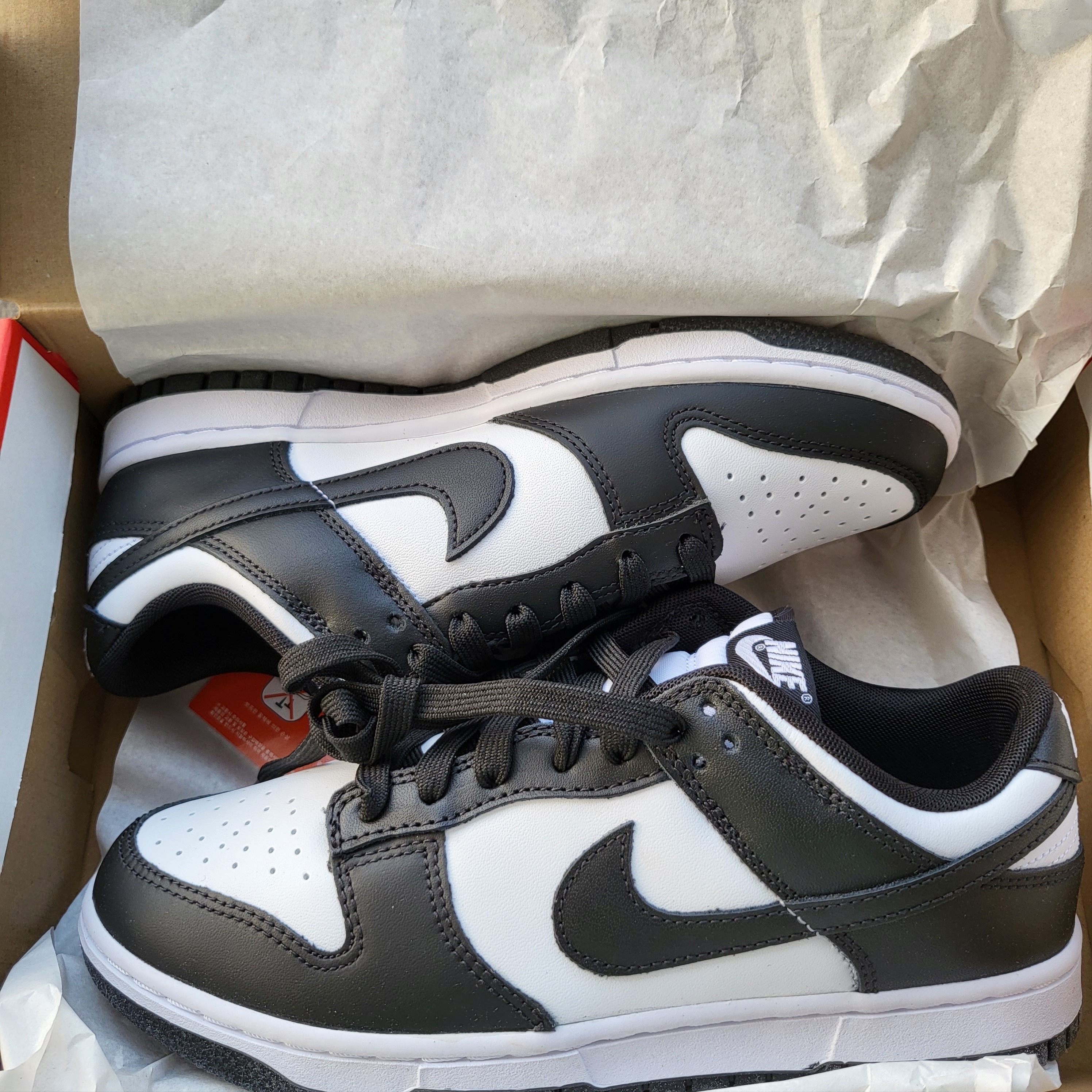 Nike Dunk Low Retro Black 착용 스타일 - 1