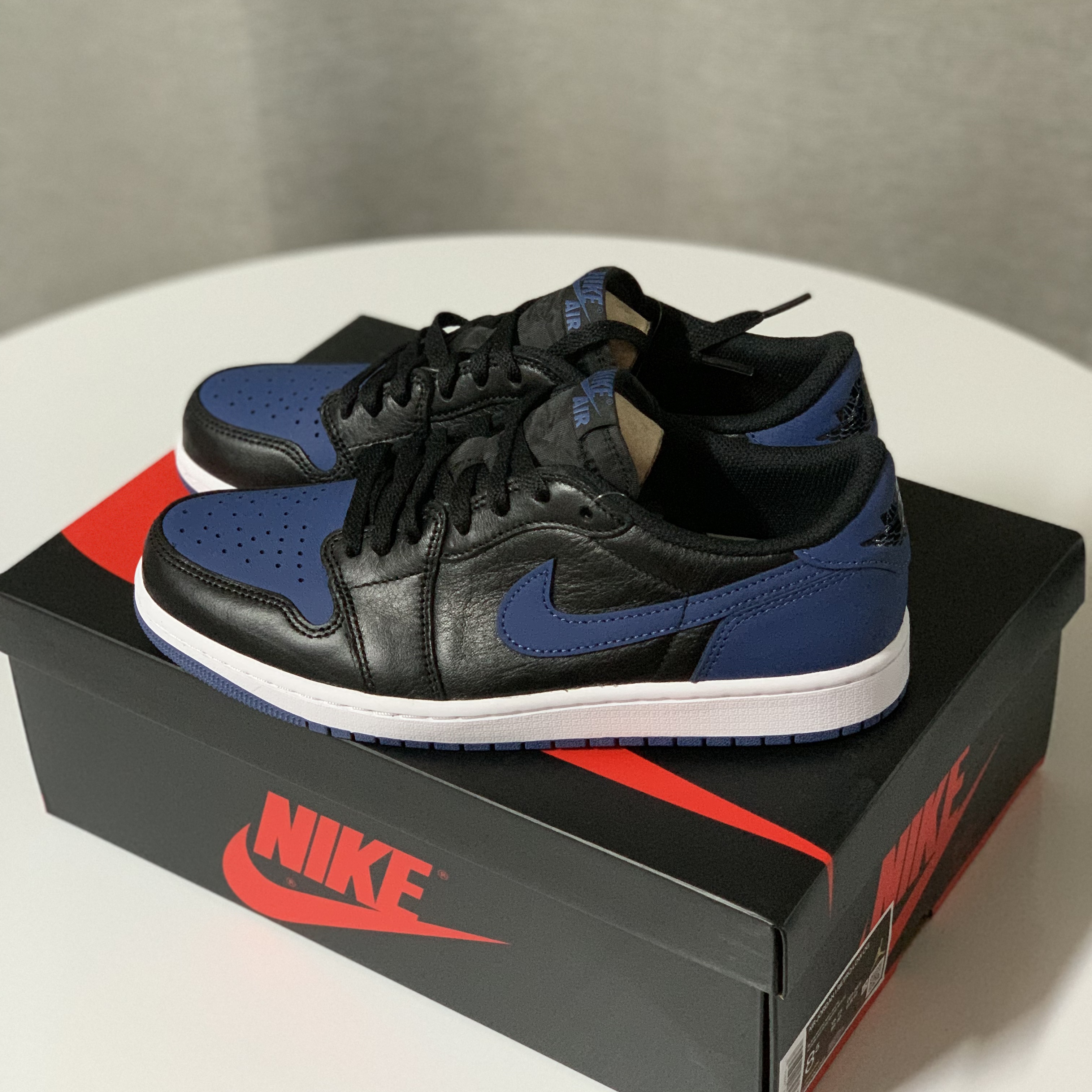 Jordan 1 Retro Low OG Mystic Navy 착용 스타일 - 2