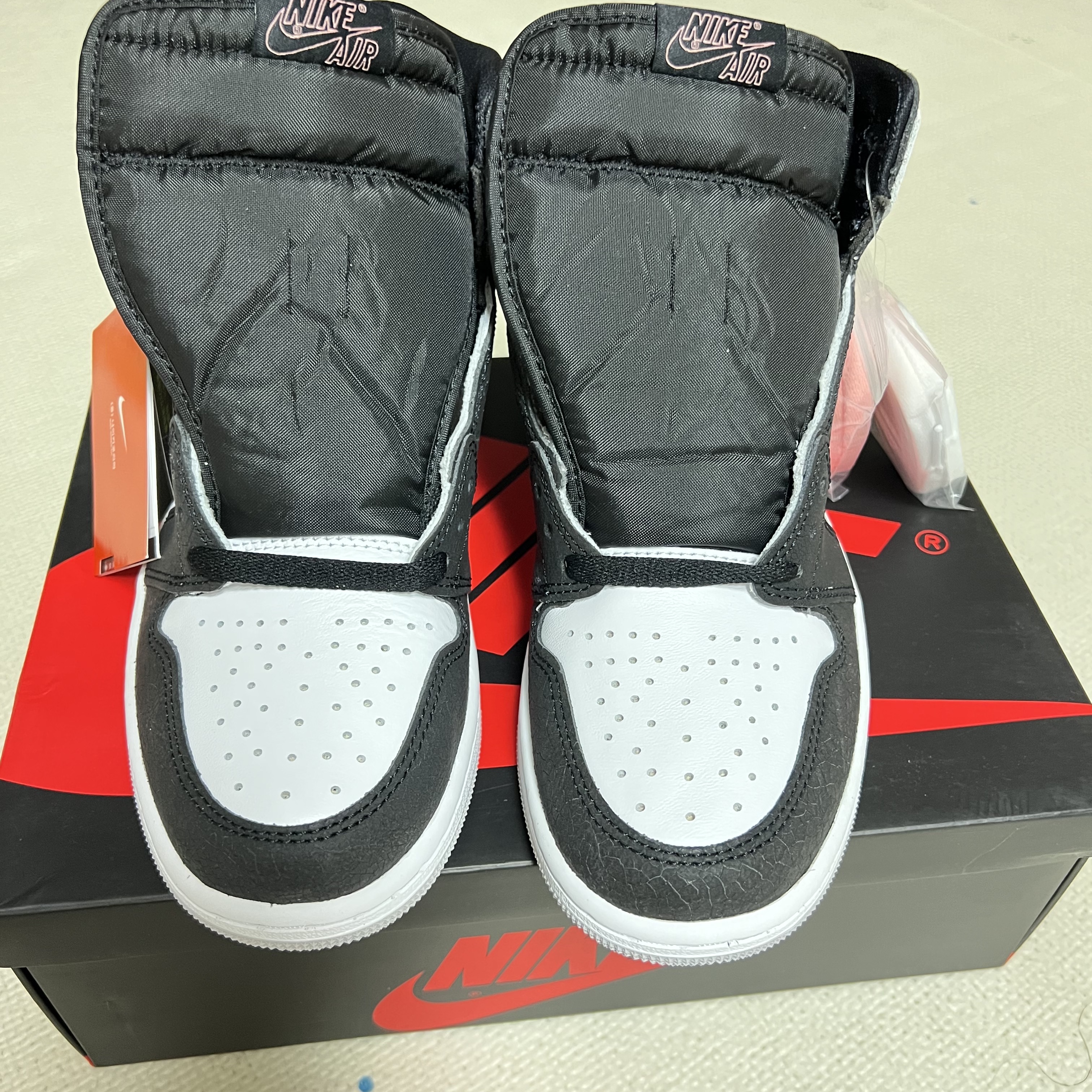 Jordan 1 Retro High OG Bleached Coral 착용 스타일 - 4