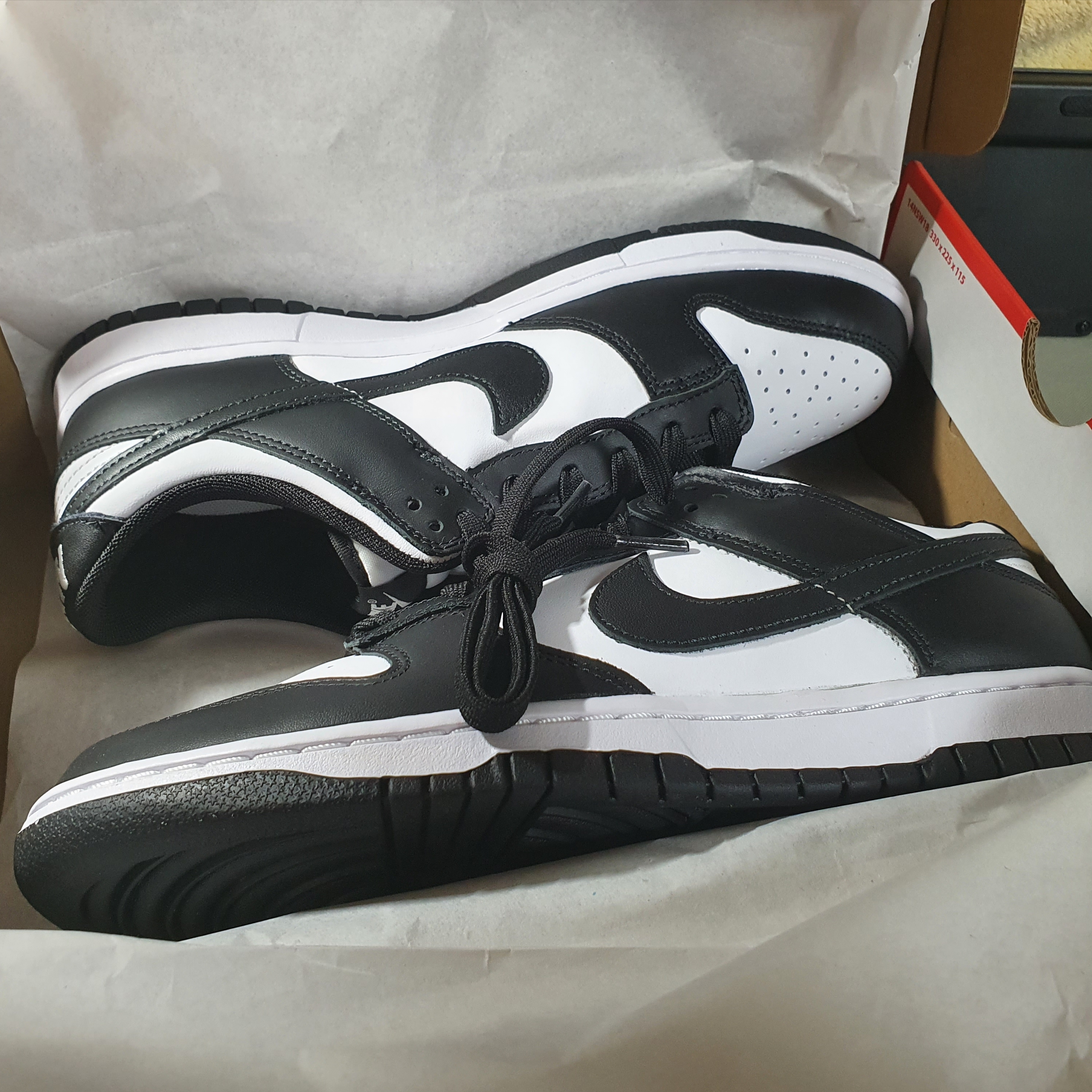 Nike Dunk Low Retro Black 착용 스타일
