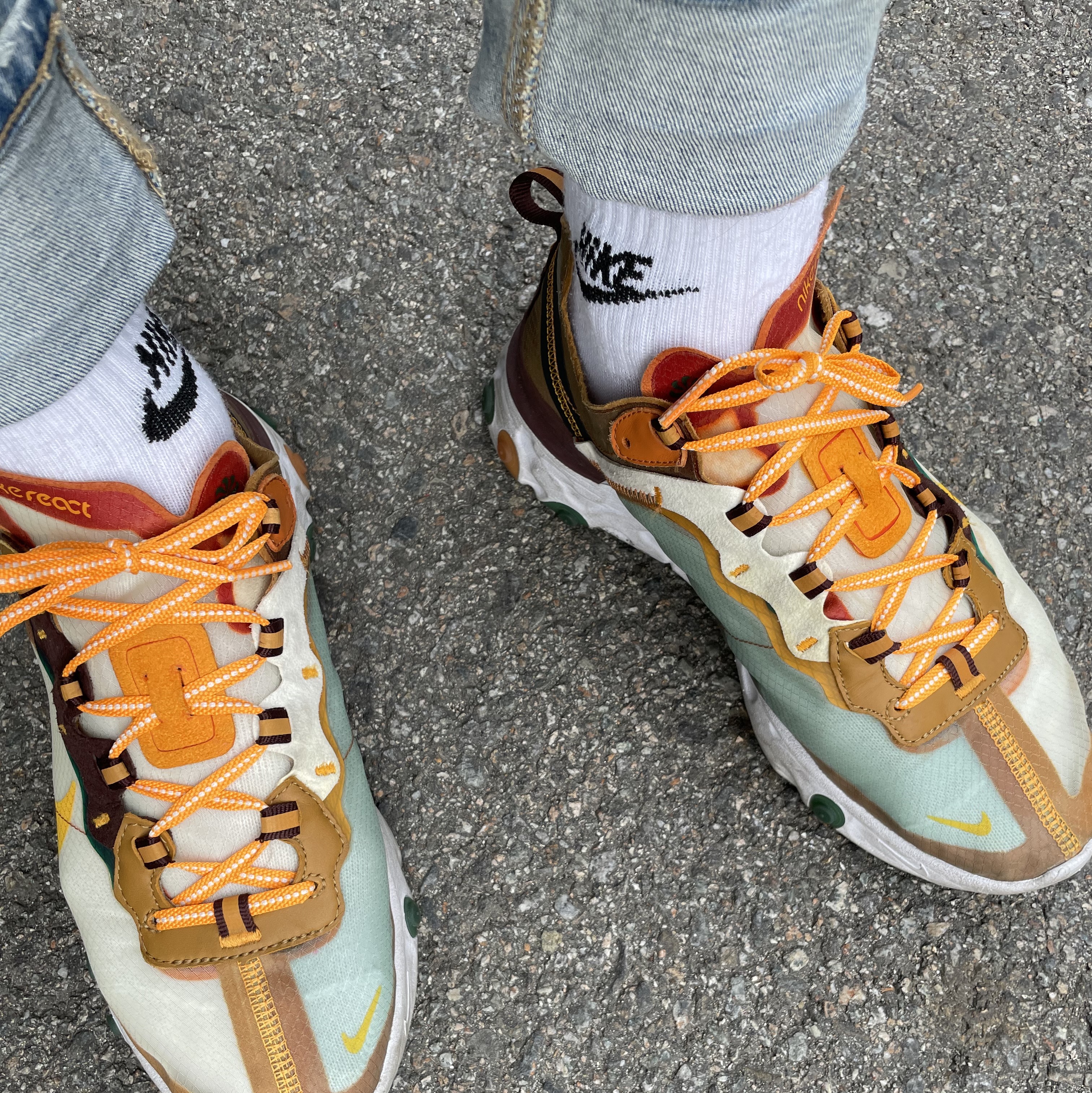 Nike React Element 87 Orange Peel 착용 스타일