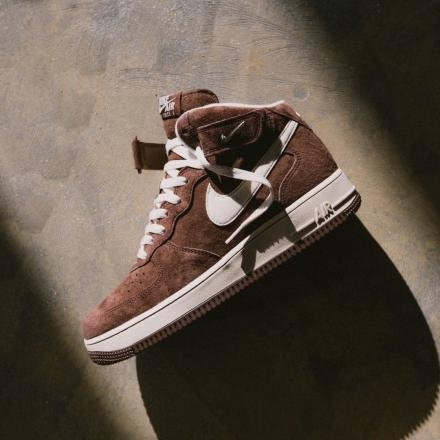 Nike Air Force 1 Mid '07 QS Chocolate 착용 스타일