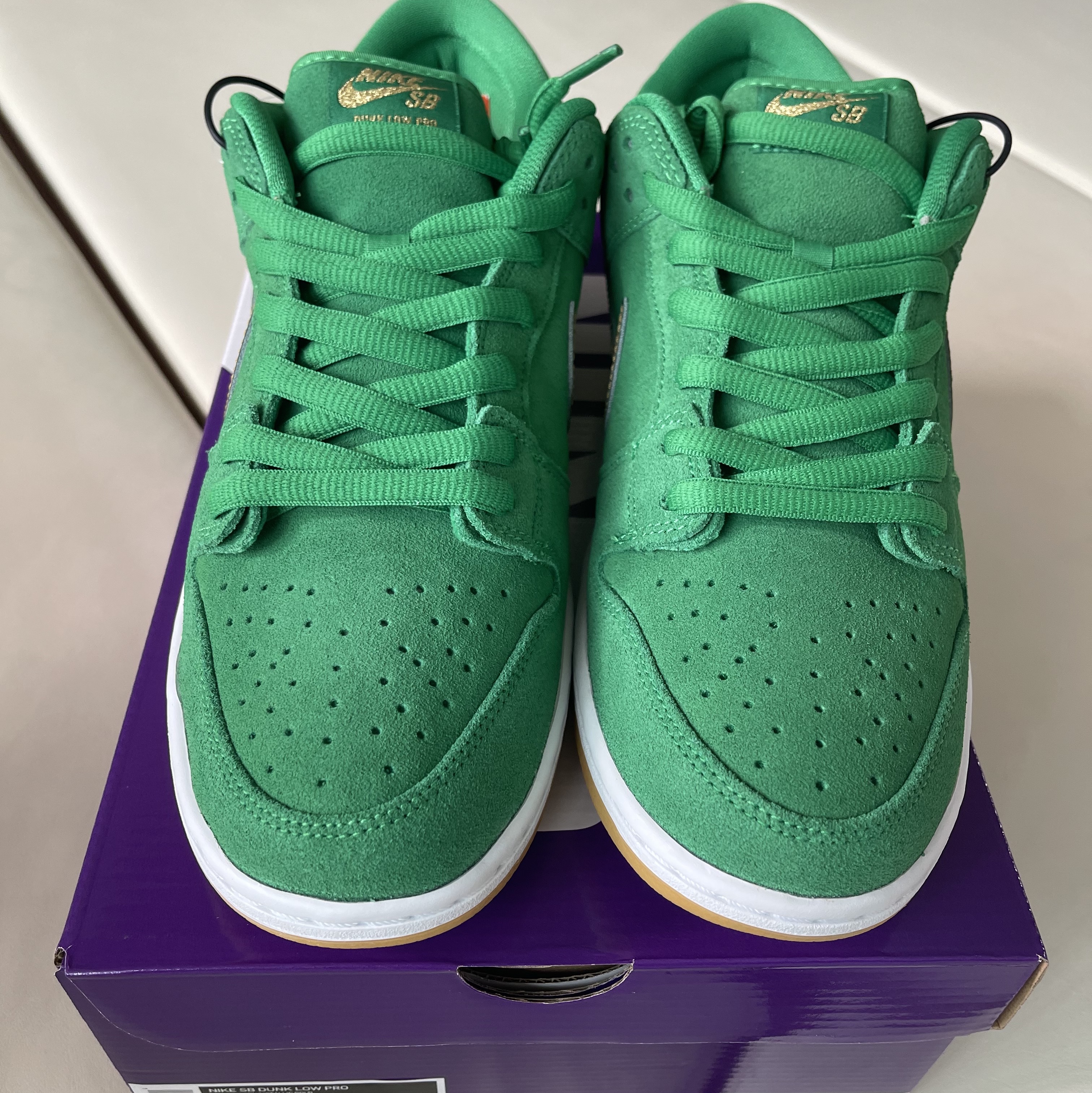 Nike SB Dunk Low Pro Shamrock 착용 스타일 - 2