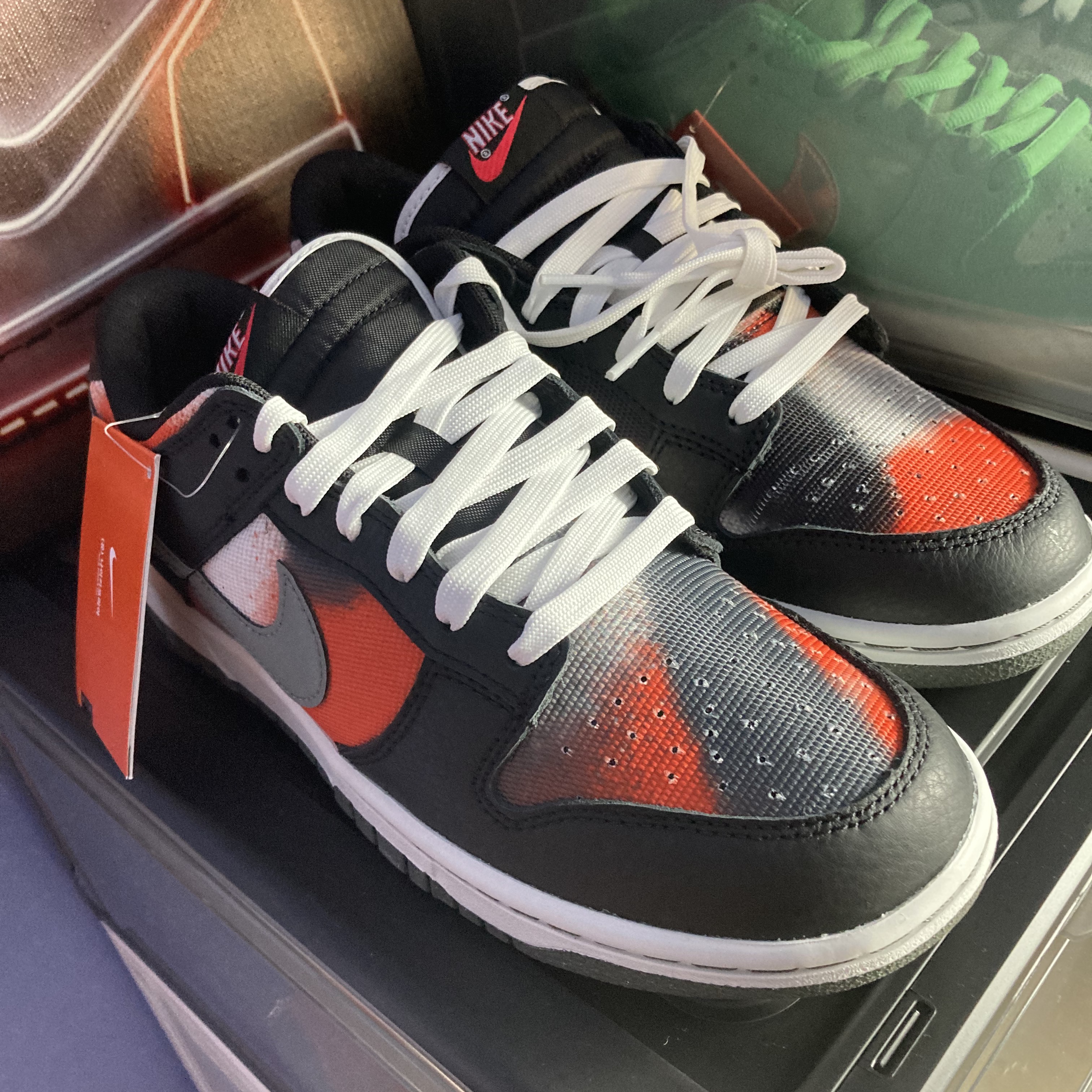 Nike Dunk Low Retro PRM Black and Tumbled Grey 착용 스타일