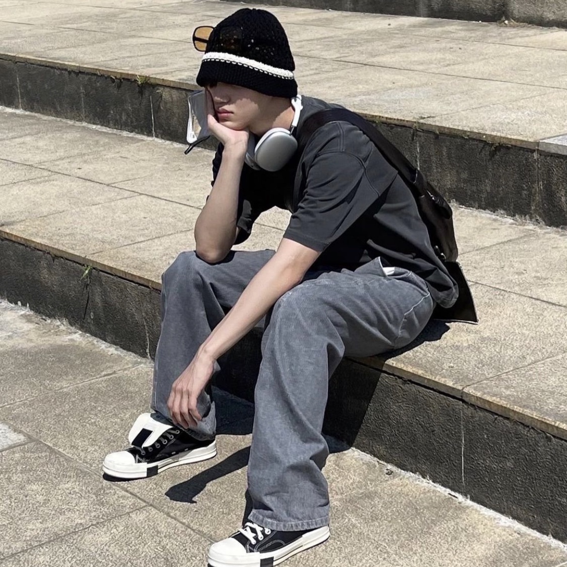 Converse x Drkshdw Drkstr Chuck 70 High Black, Apple AirPods Max Lightning Silver (Korean Ver.) 착용 스타일 - 3