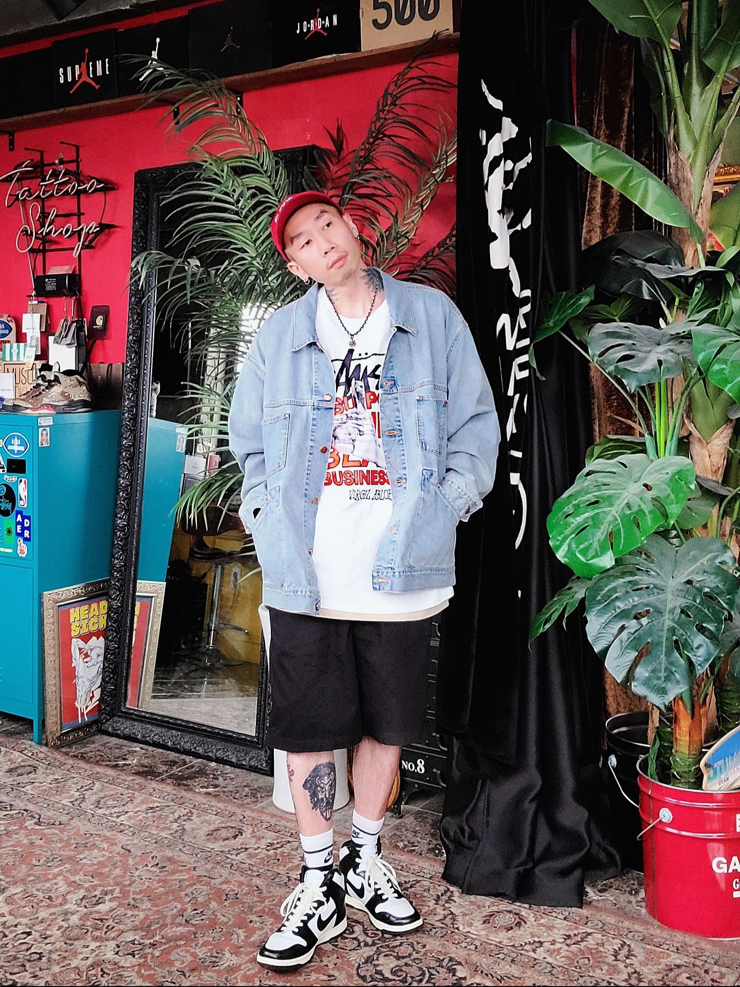 Supreme Est. 1994 6-Panel Red - 21FW, Stussy x Off-White 40 WT T-Shirt 착용 스타일