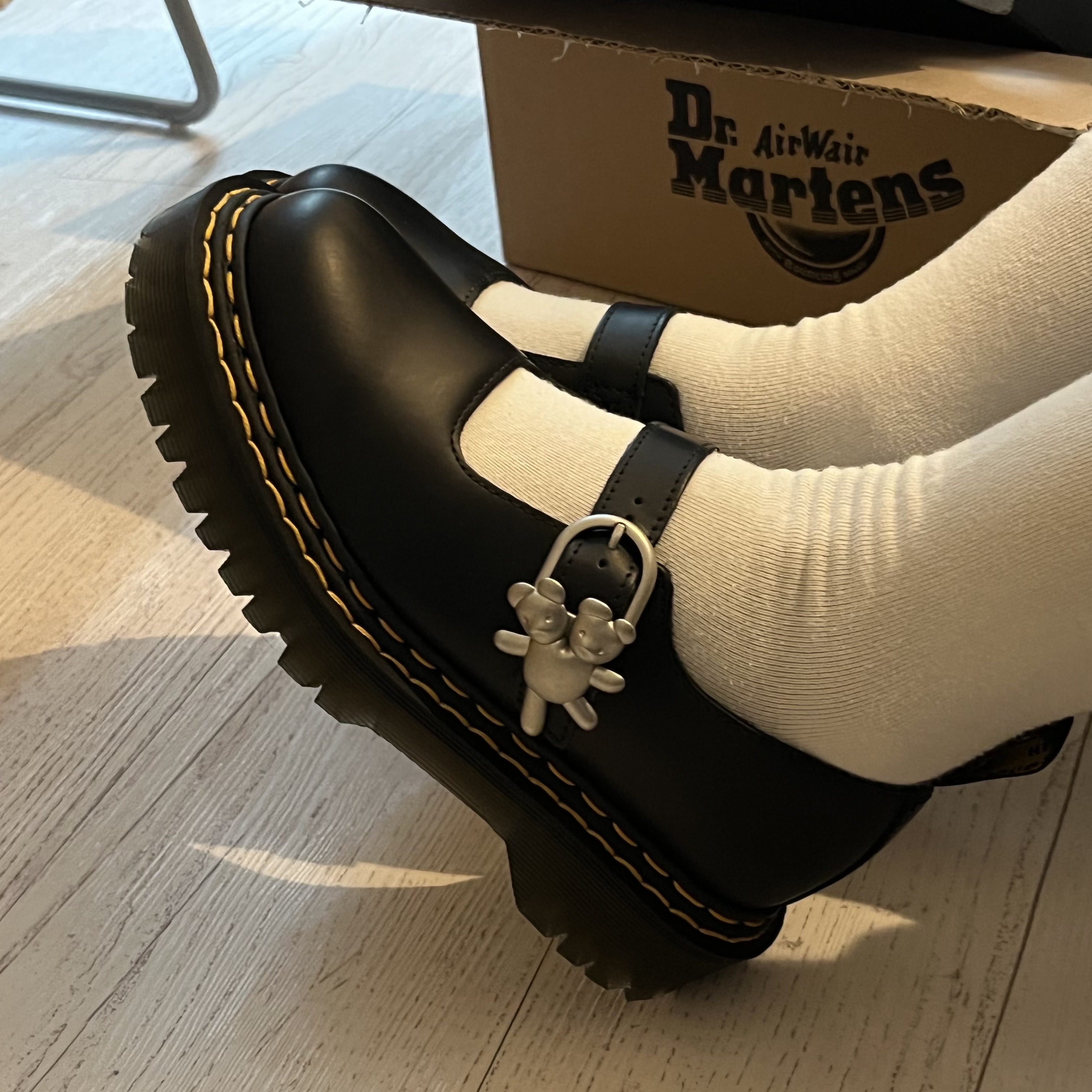 (W) Dr. Martens x Heaven Addina Bex Shoes Black 착용 스타일 - 2