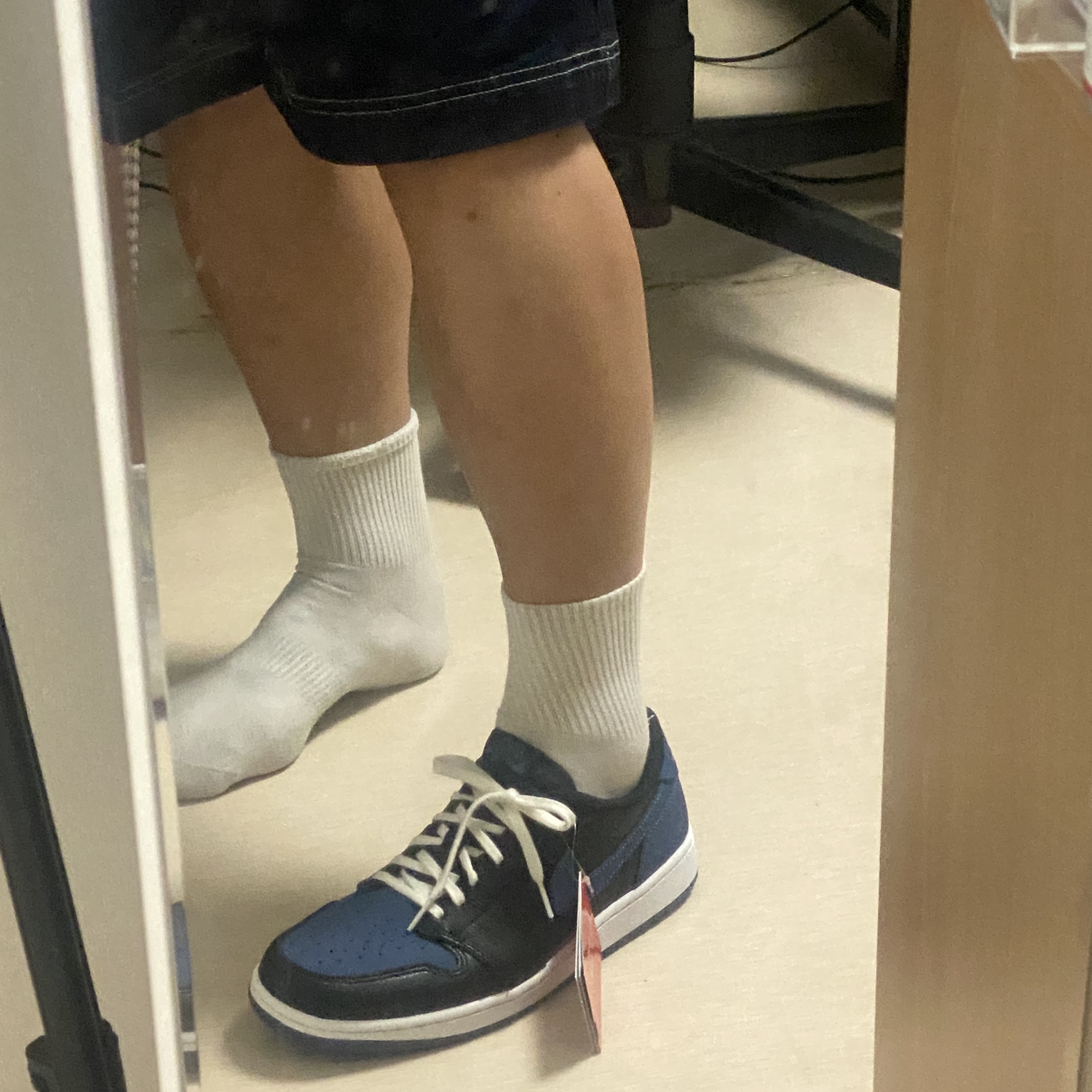 Jordan 1 Retro Low OG Mystic Navy 착용 스타일 - 4