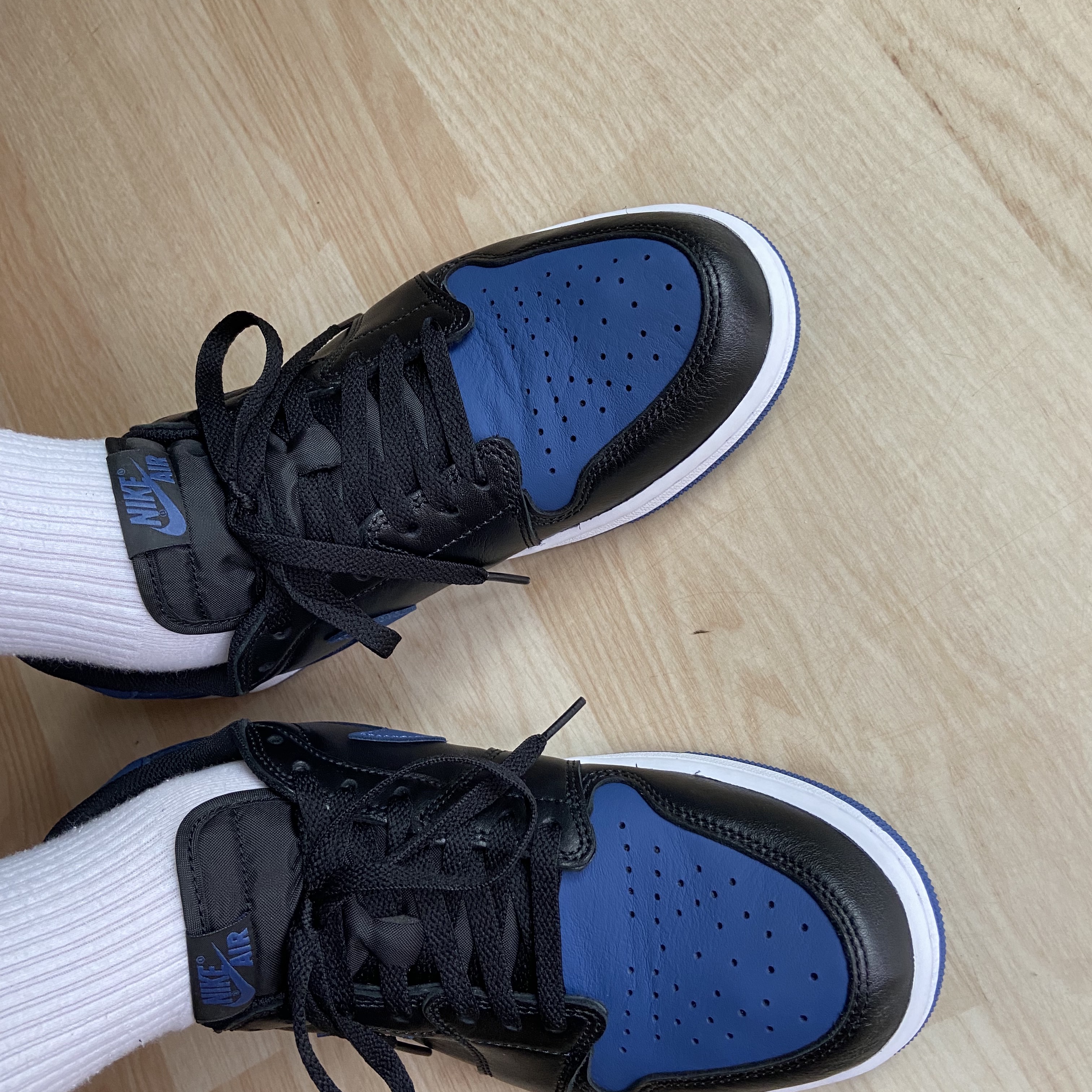Jordan 1 Retro Low OG Mystic Navy 착용 스타일 - 2