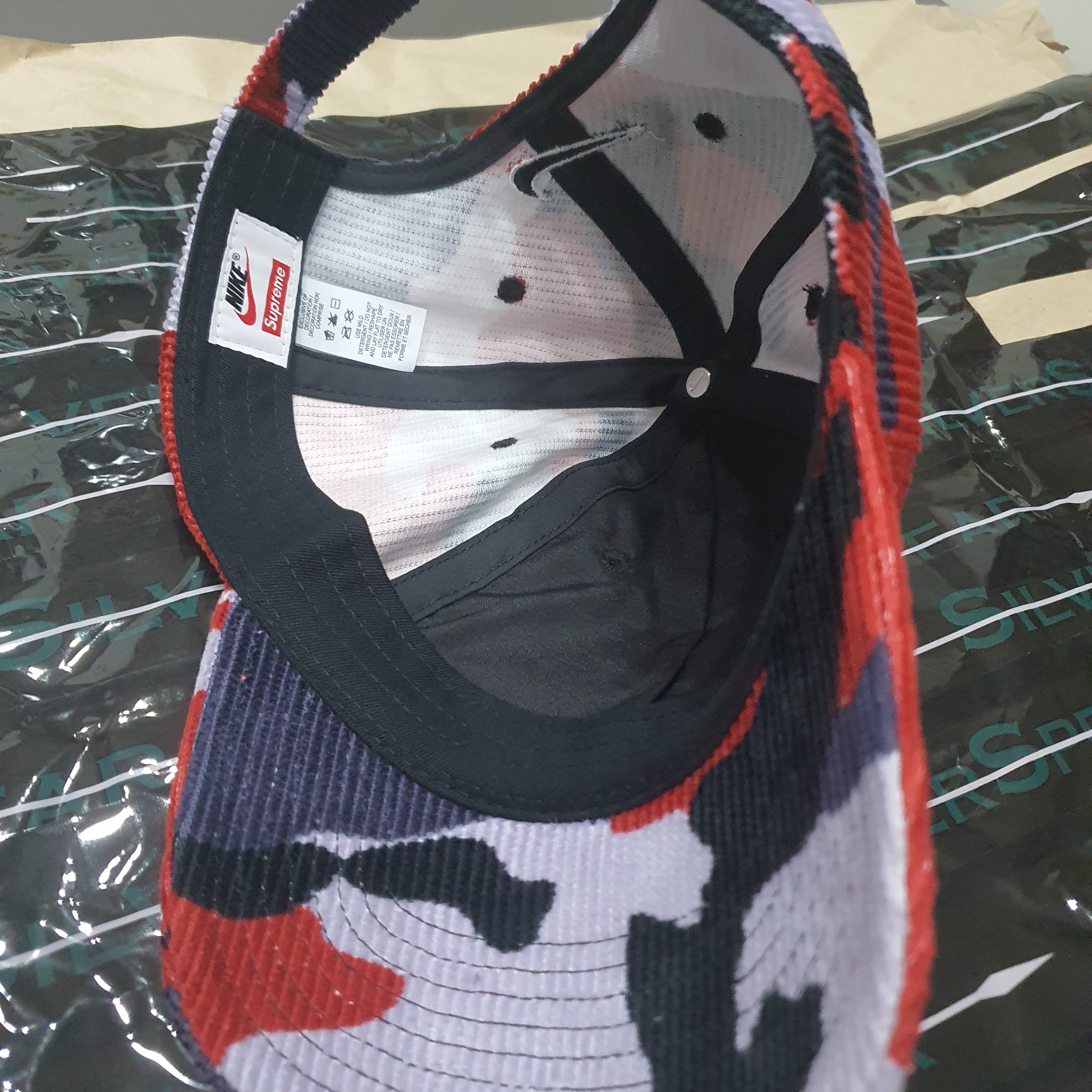 Supreme x Nike Arc Corduroy 6-Panel Red Camo - 22SS 착용 스타일 - 4
