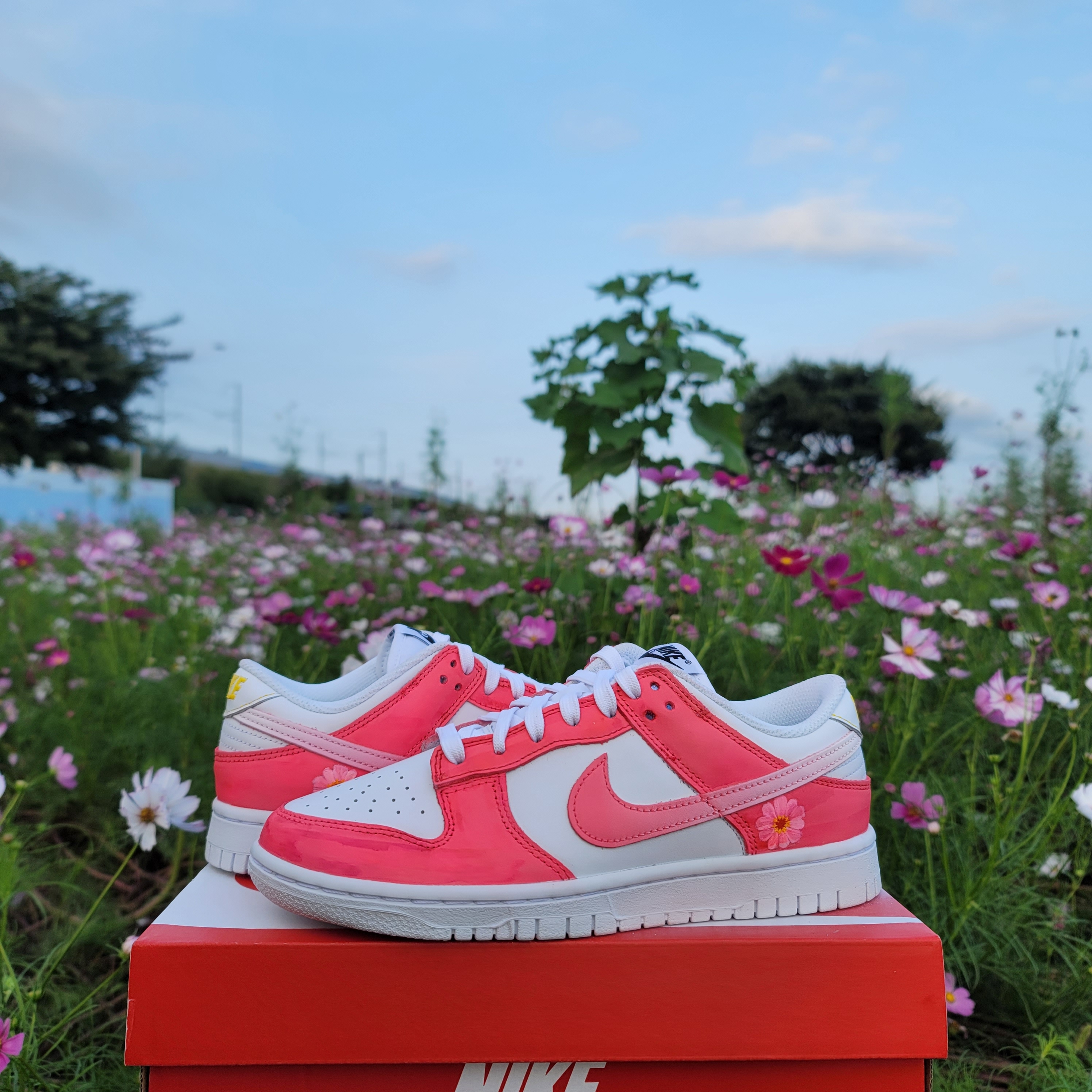 (W) Nike Dunk Low Archeo Pink, (W) Nike Dunk Low Triple White 착용 스타일 - 2