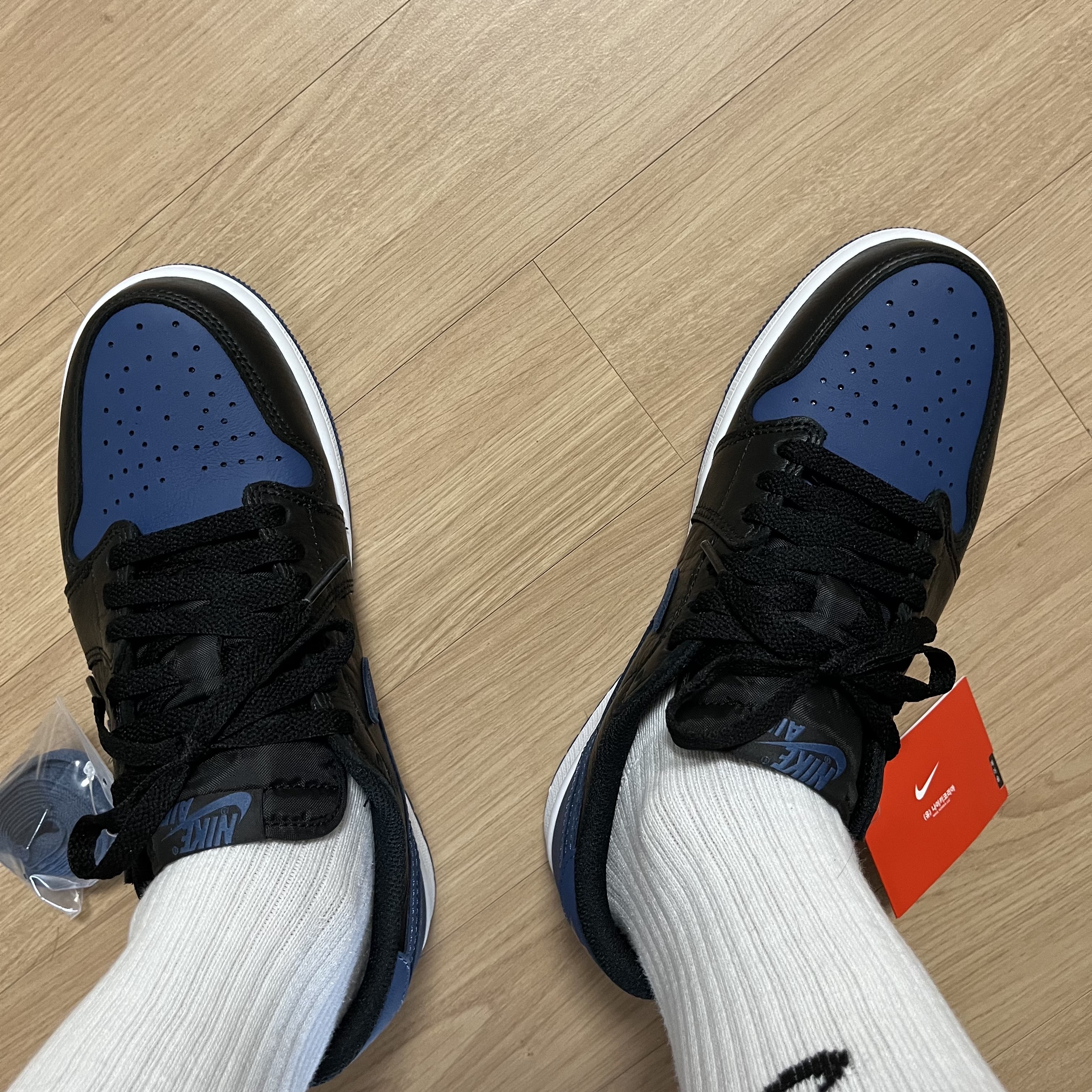 Jordan 1 Retro Low OG Mystic Navy 착용 스타일 - 3