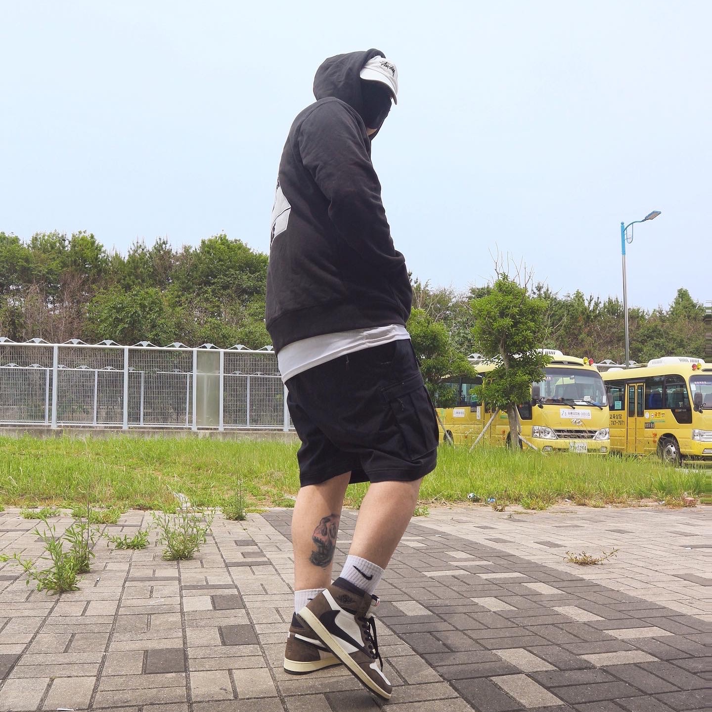 Palace Tri-Mesh Hood Black - 22SS, Nike ACG Smith Summit Cargo Pants Black Summit White - Asia 착용 스타일 - 2