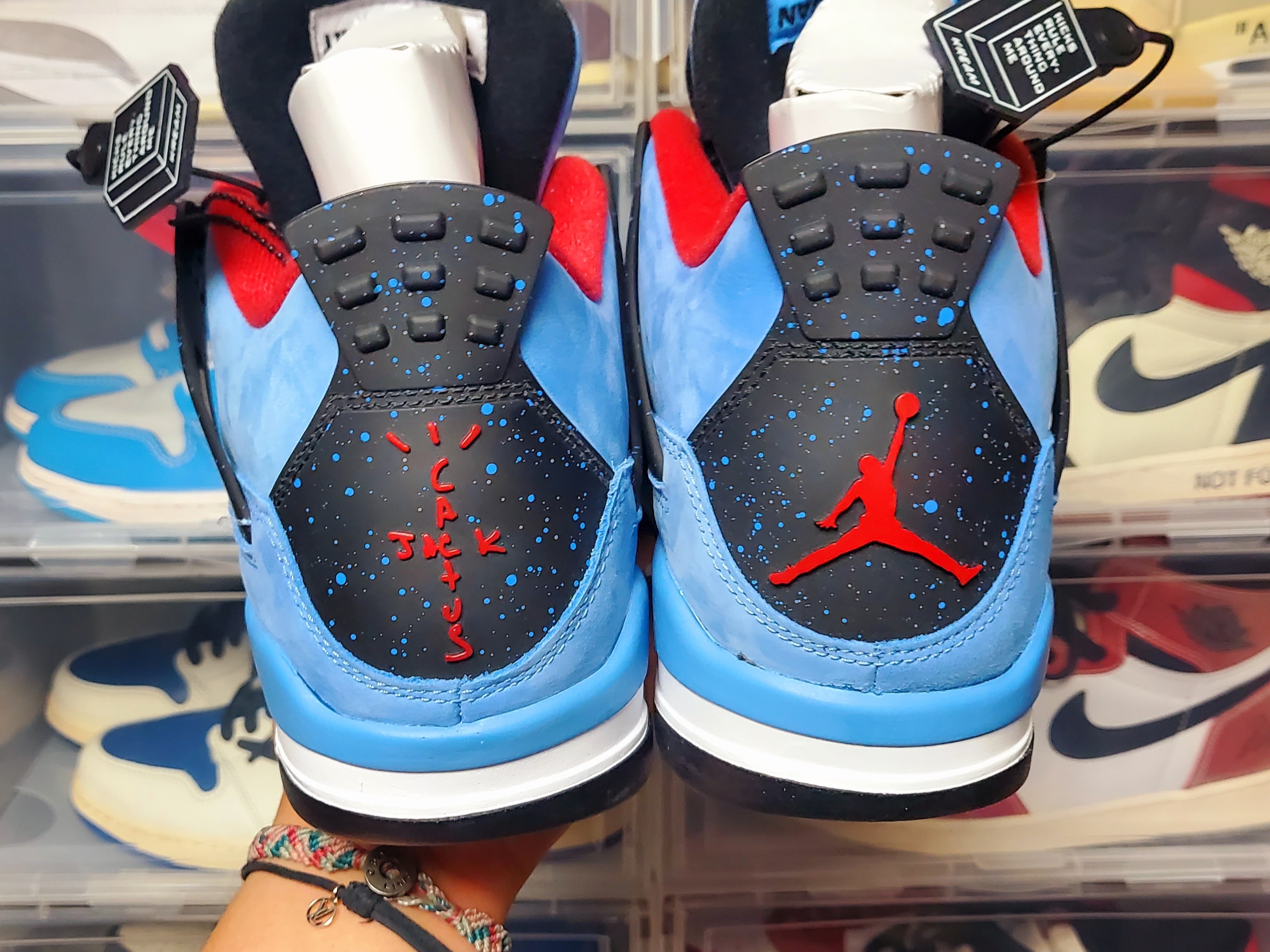Jordan 4 x Travis Scott Retro Cactus Jack 착용 스타일 - 4