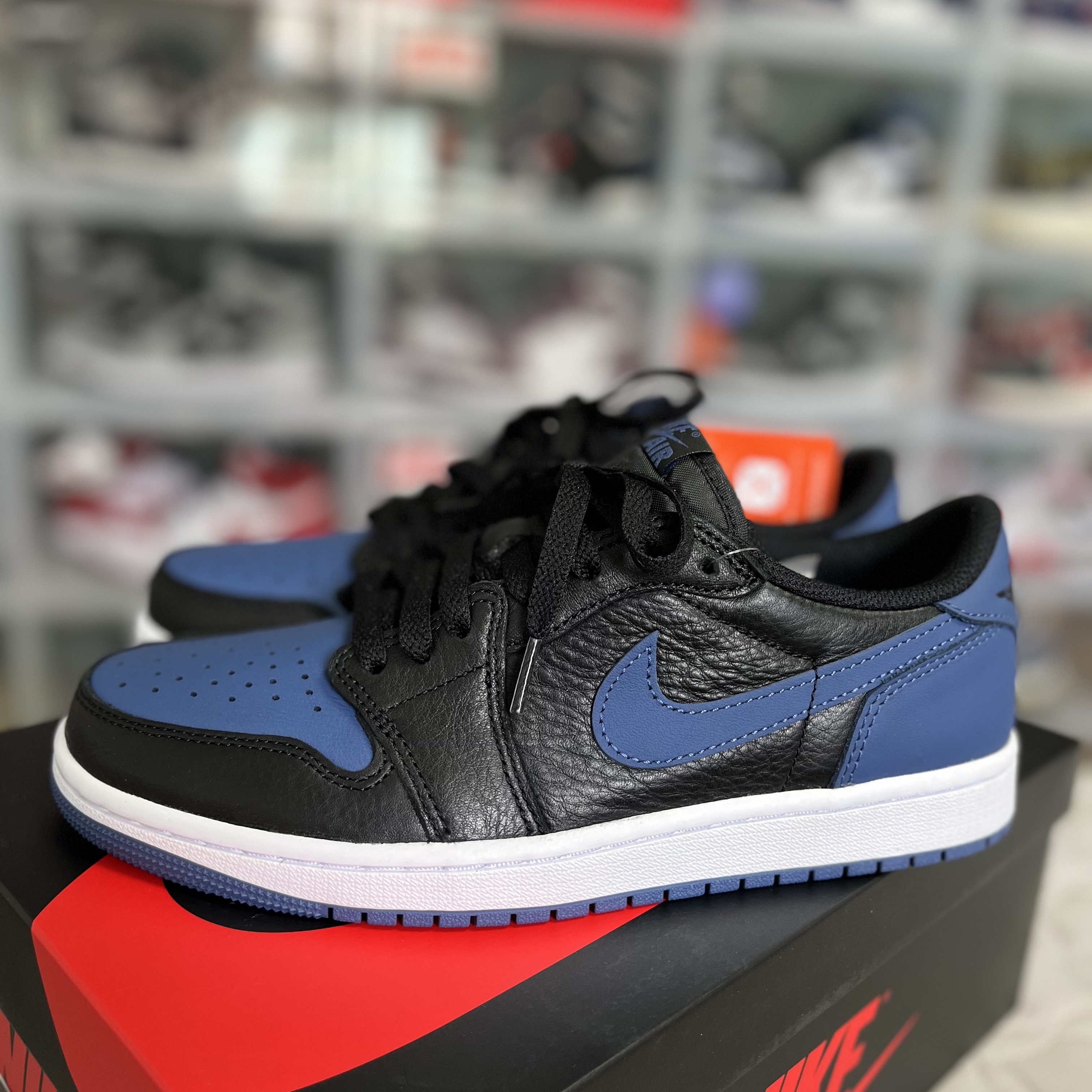 Jordan 1 Retro Low OG Mystic Navy 착용 스타일 - 2