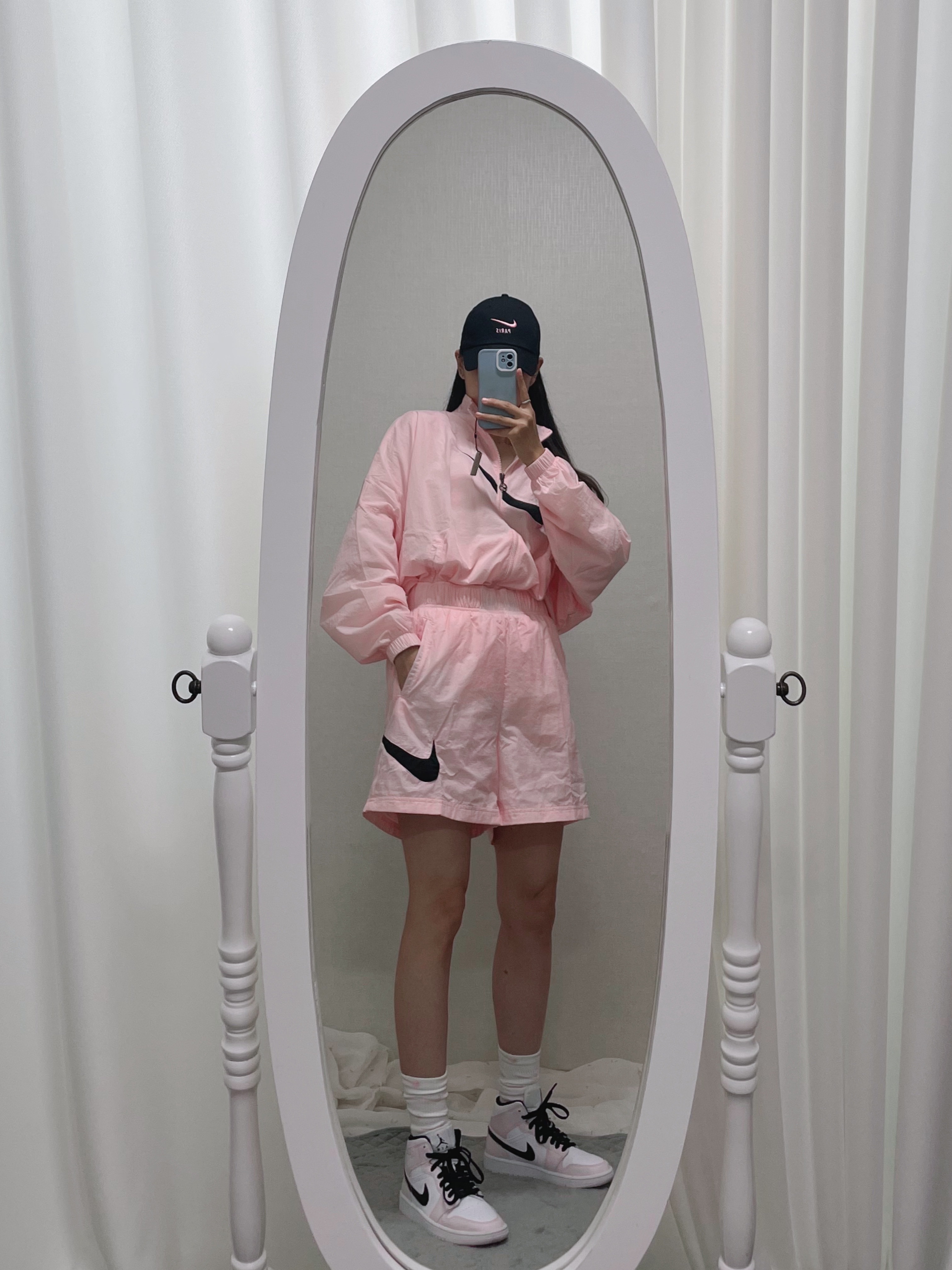 (W) Jordan 1 Mid Barely Rose, (Kids) Nike Everyday Plus Socks Pink White (6 Pack/Korean Ver.) 착용 스타일 - 2