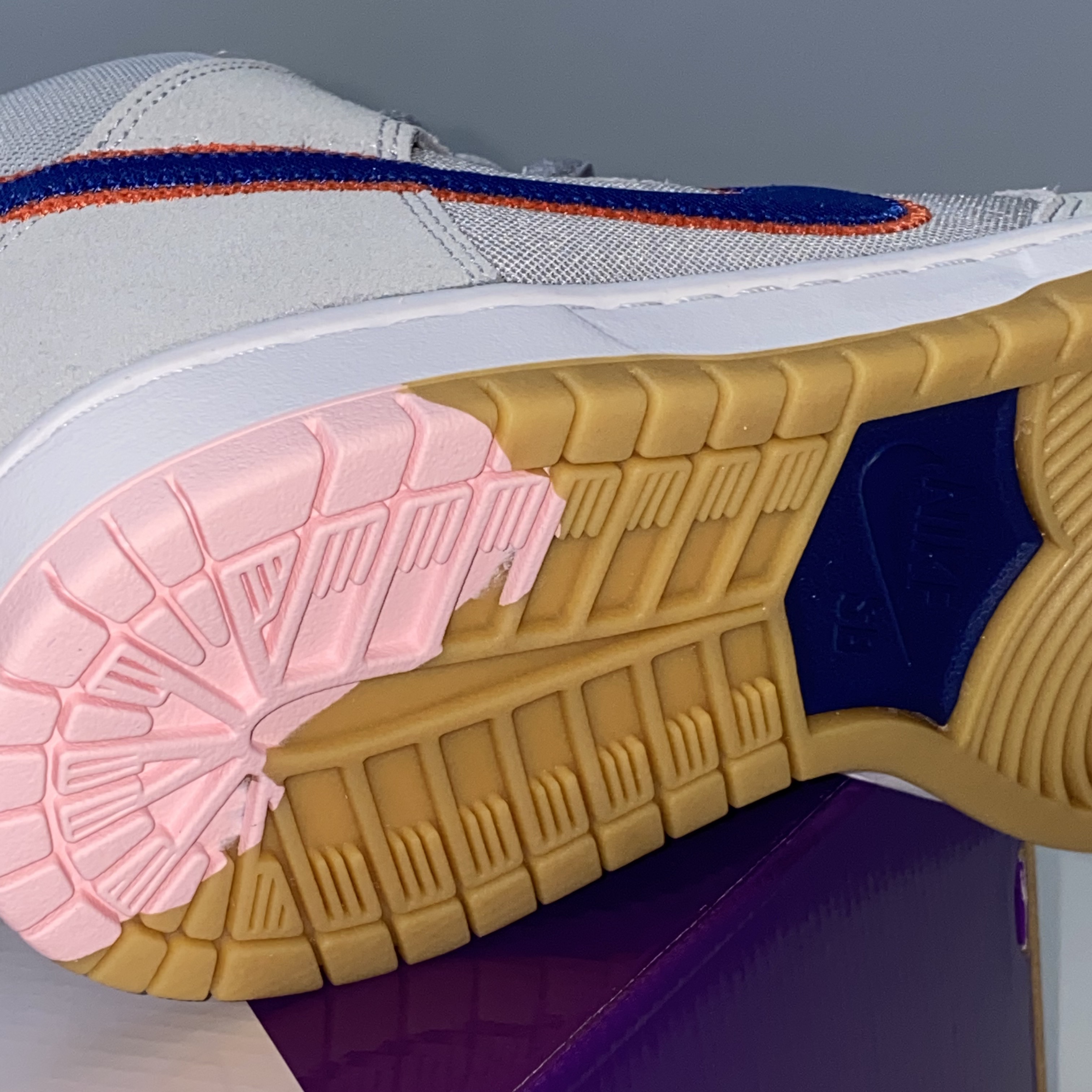 Nike SB Dunk High PRM Rush Blue and Team Orange 착용 스타일 - 2