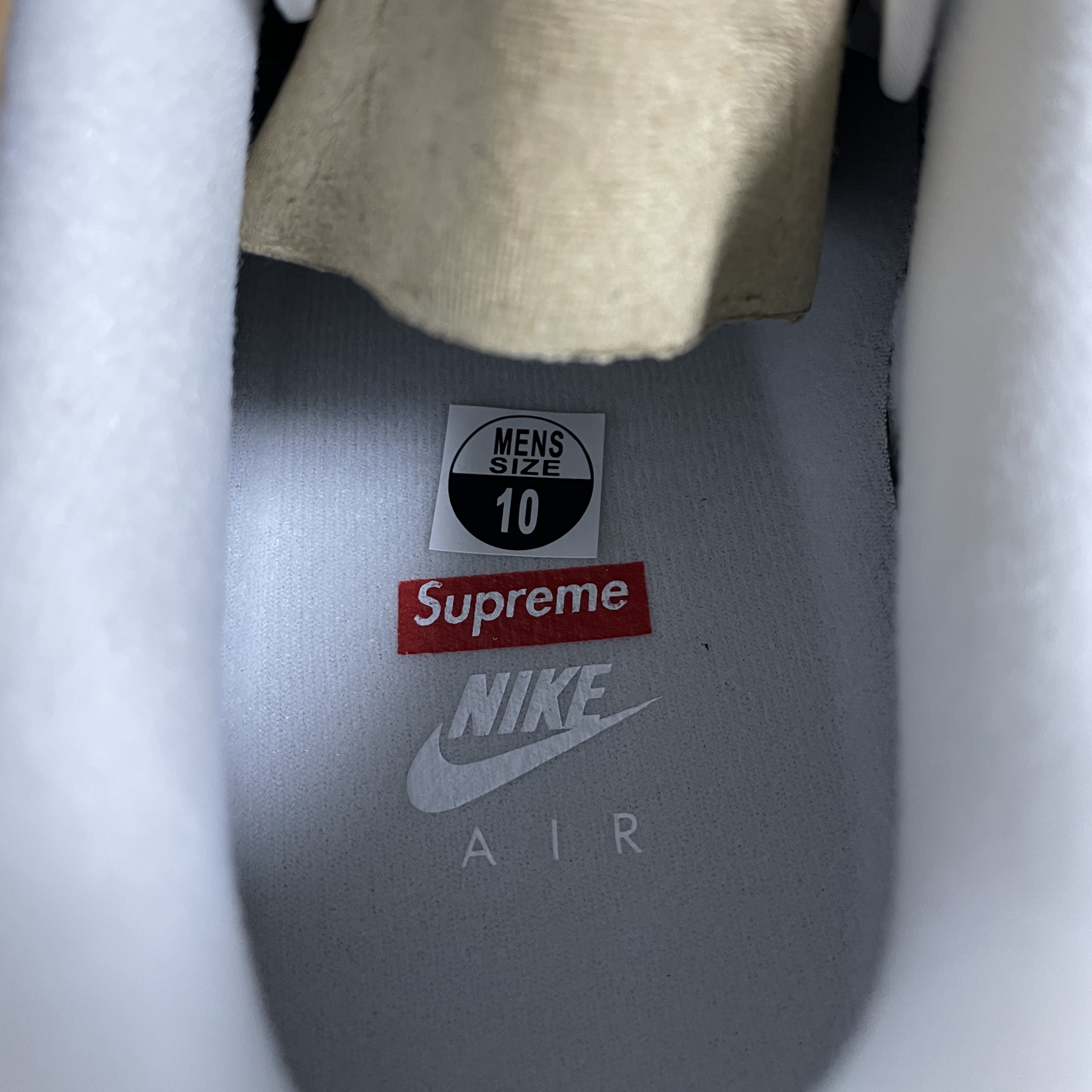 Nike x Supreme Air Force 1 Low White 착용 스타일 - 4