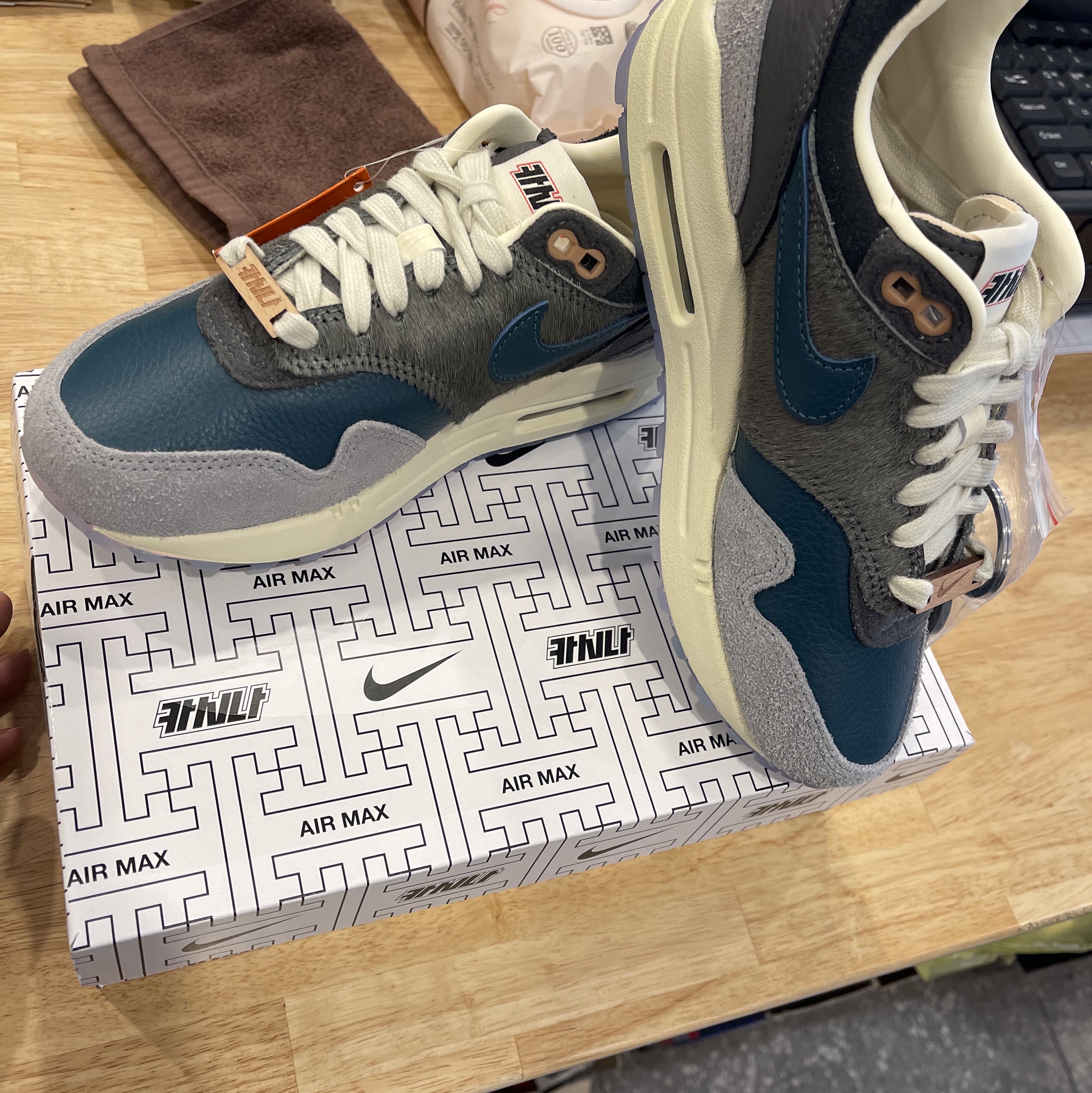 Nike x Kasina Air Max 1 SP Won-Ang Particle Grey 착용 스타일 - 5