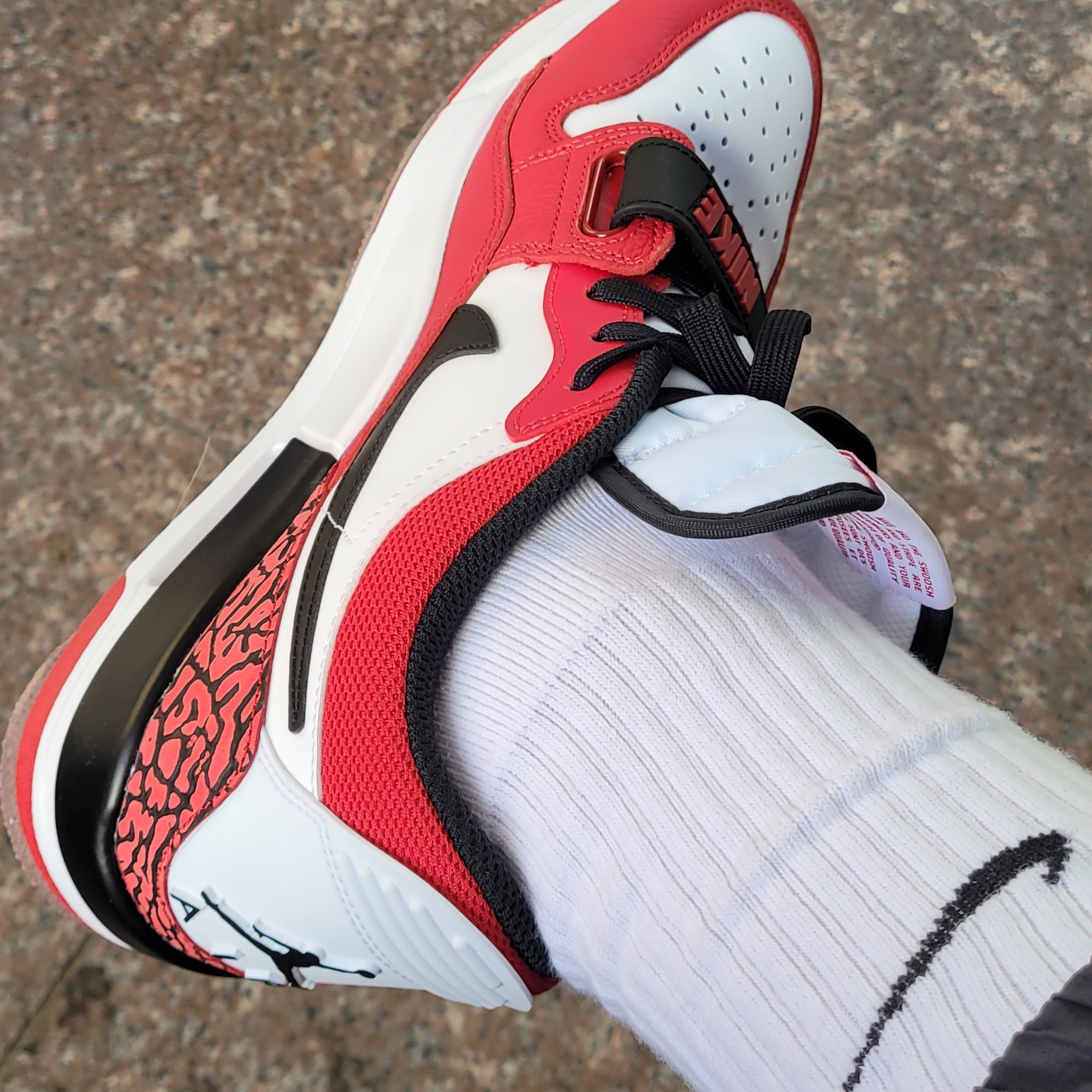 Jordan Legacy 312 Low Chicago 2022 착용 스타일 - 3