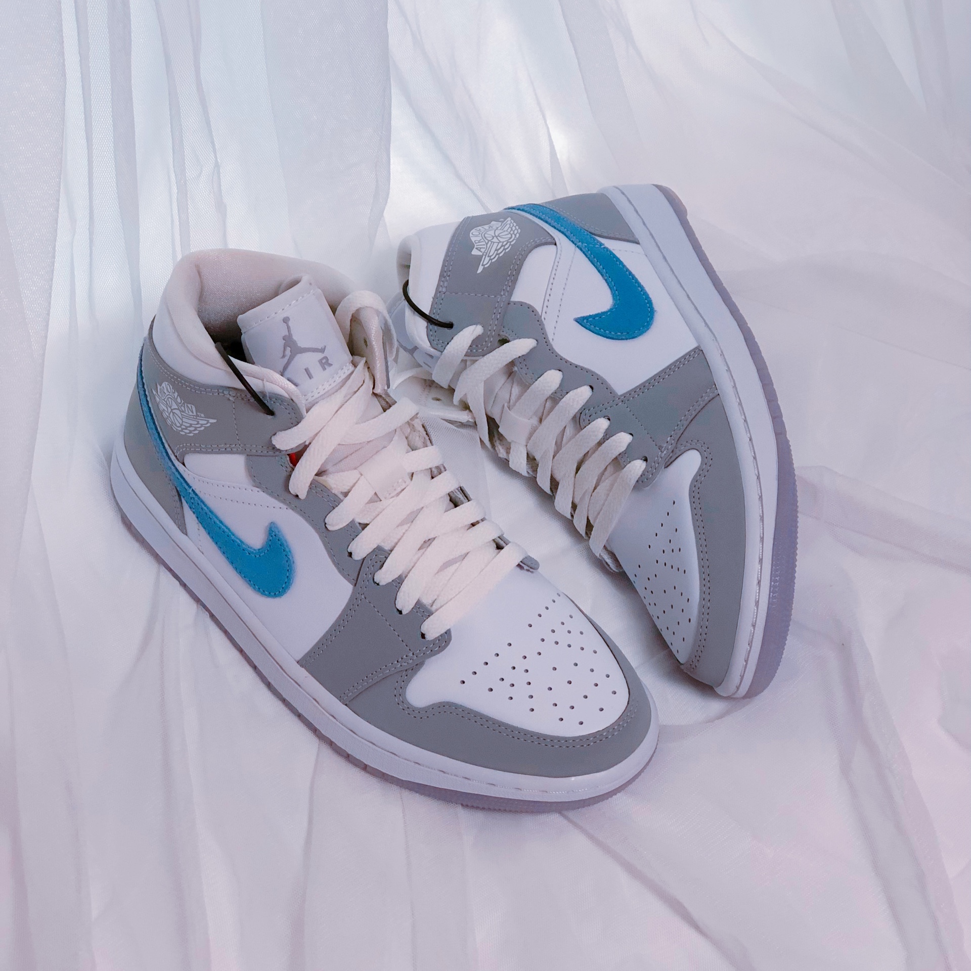 (W) Jordan 1 Mid Wolf Grey 착용 스타일
