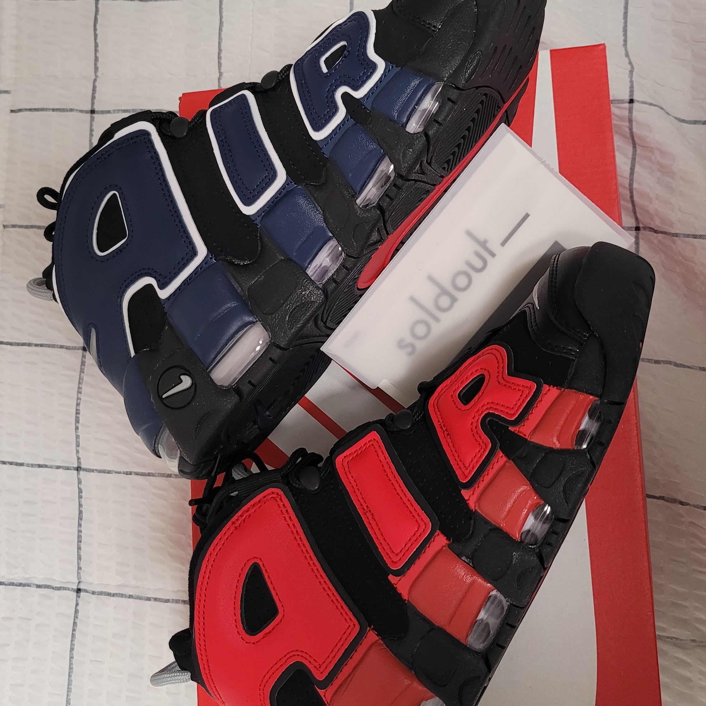 Nike Air More Uptempo 96 Black University Red 착용 스타일 - 2