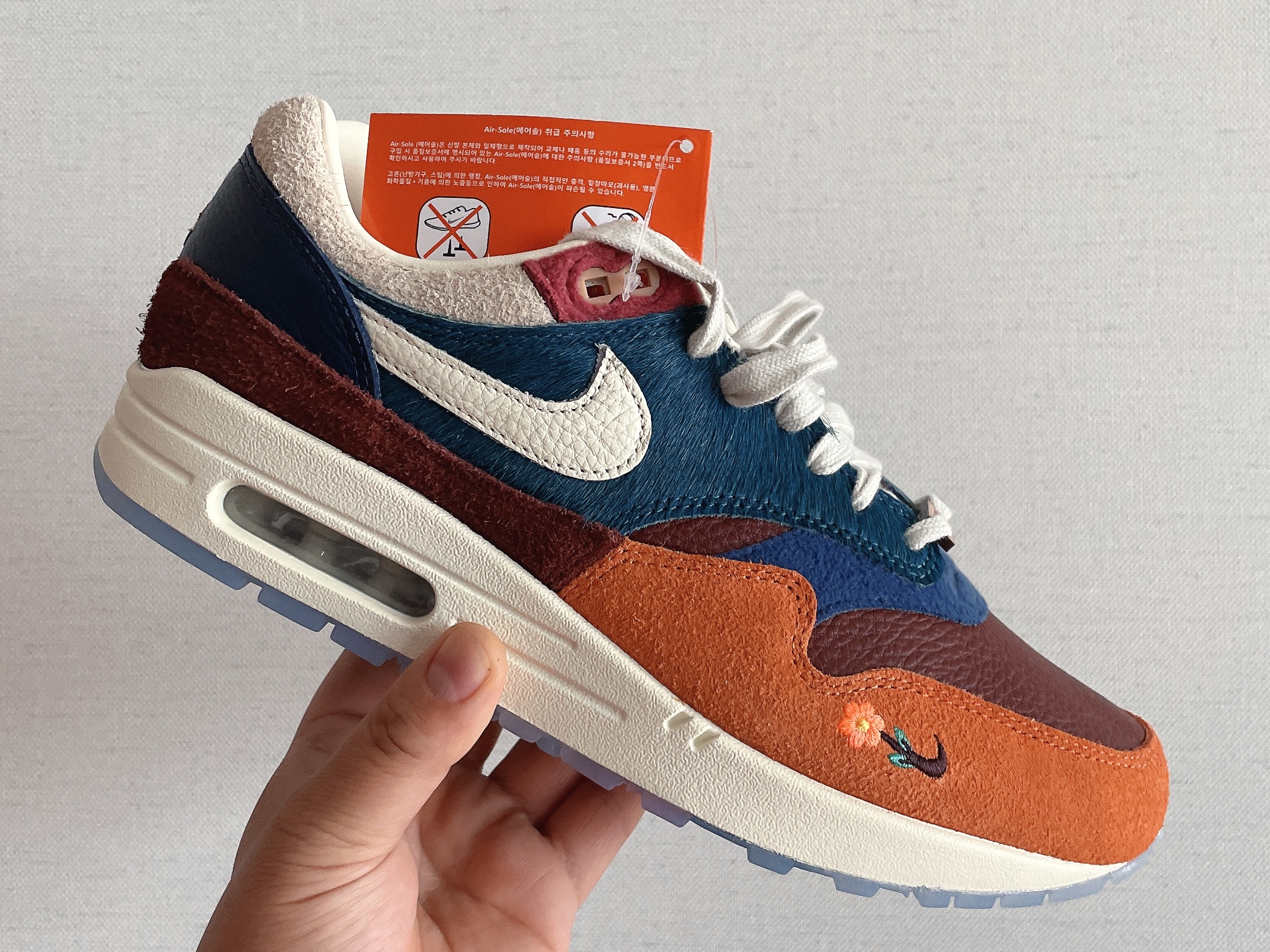 Nike x Kasina Air Max 1 SP Won-Ang Orange, Nike x Hello Kitty Air Presto University Blue 착용 스타일 - 4