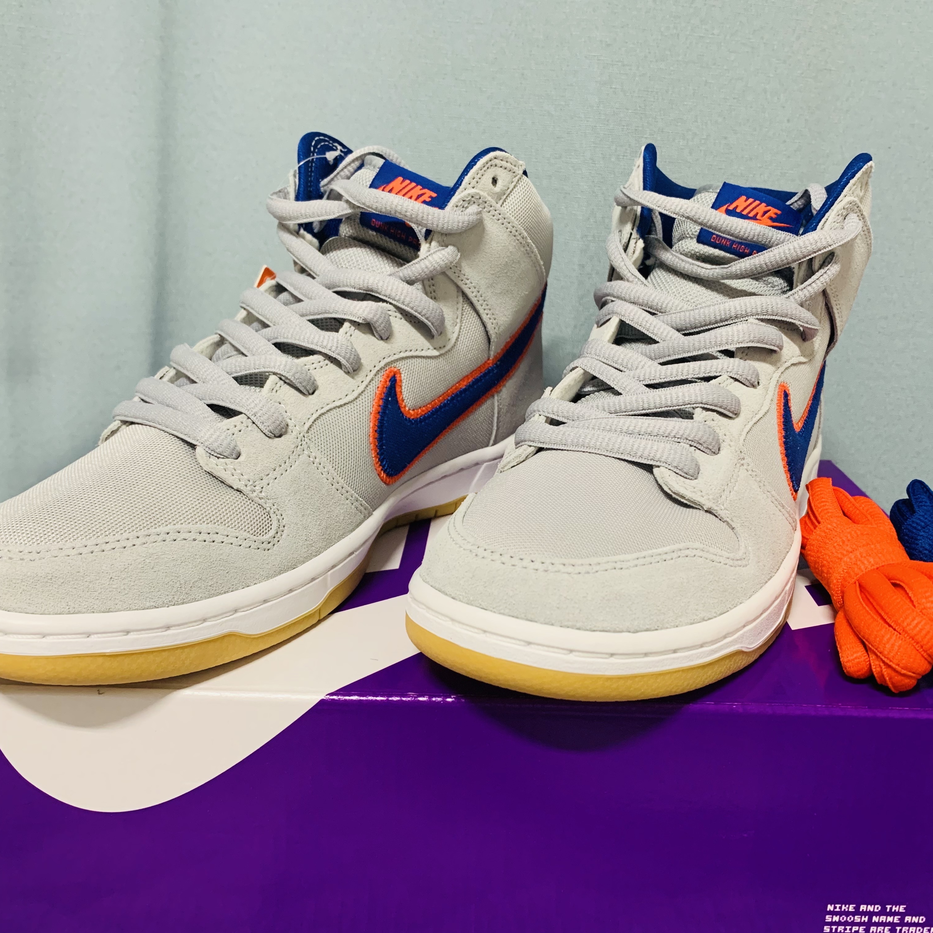 Nike SB Dunk High PRM Rush Blue and Team Orange 착용 스타일 - 2