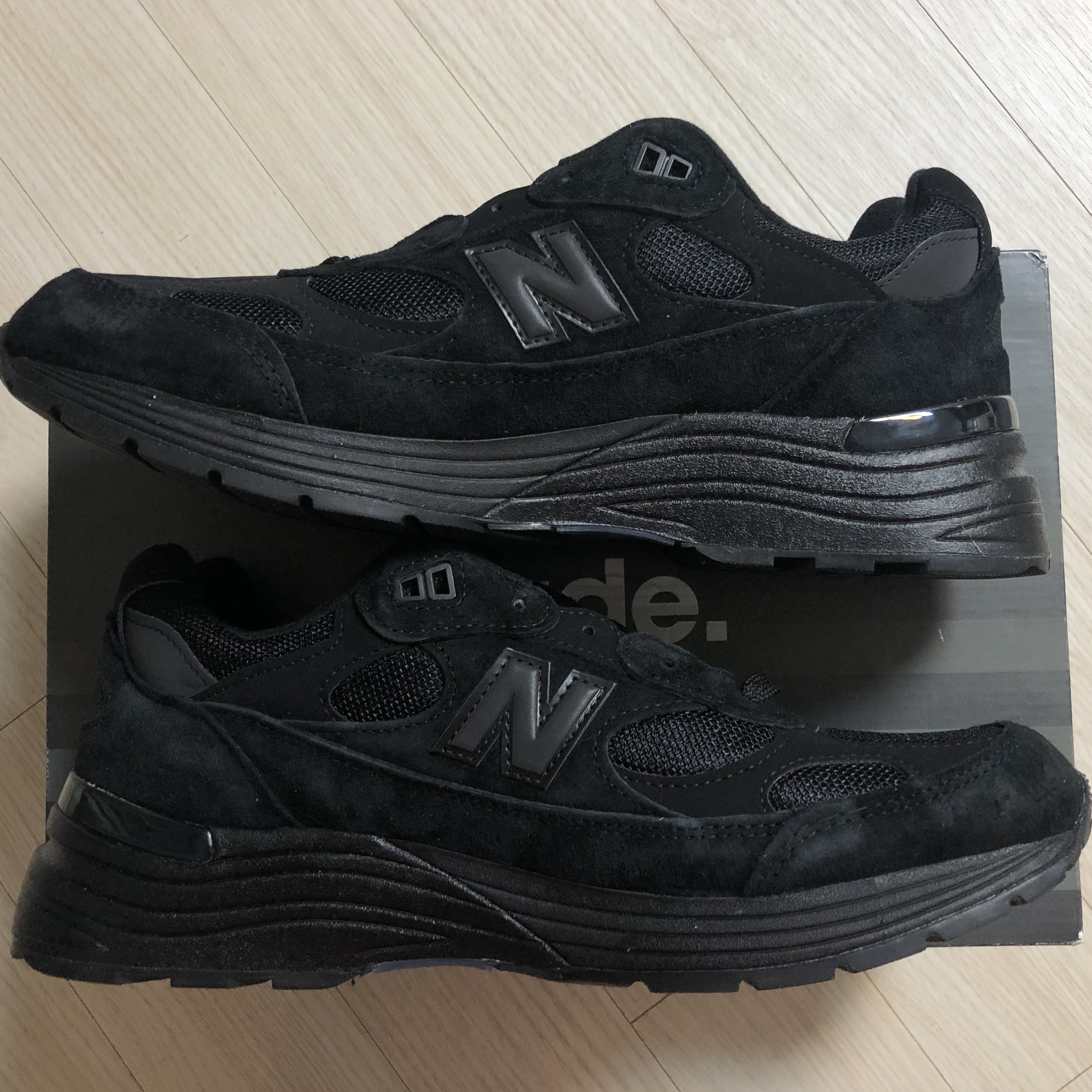 New Balance 992 Made in USA Triple Black 착용 스타일