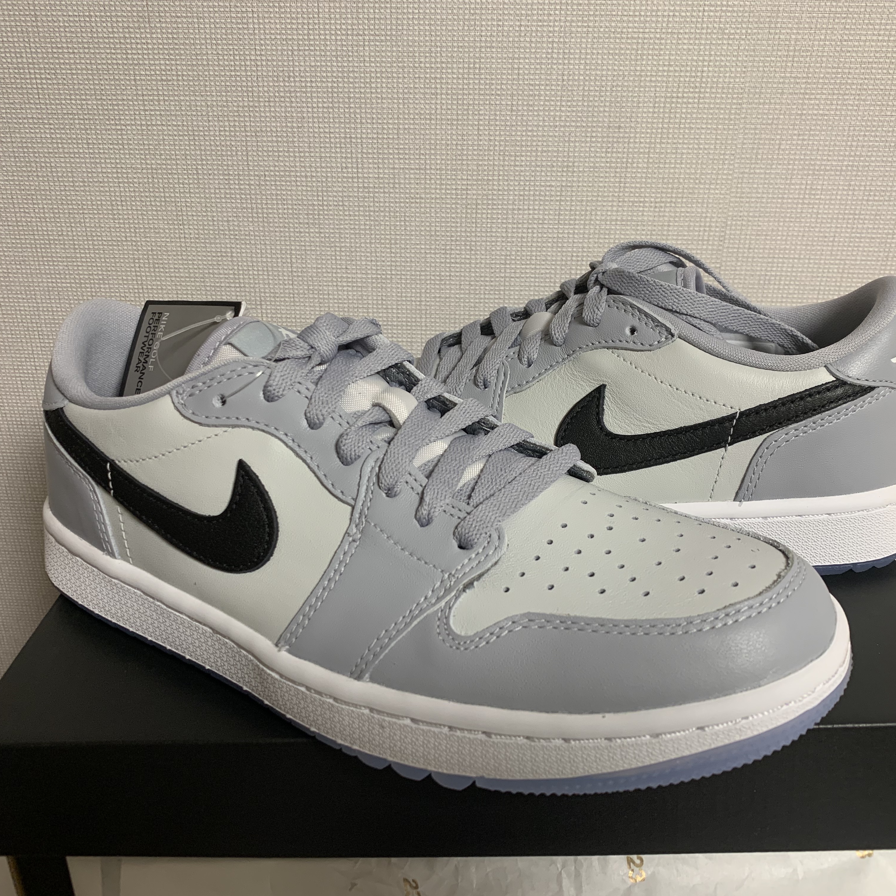 Jordan 1 Low Golf Wolf Grey, Jordan 1 Low Golf White and University Blue 착용 스타일 - 2
