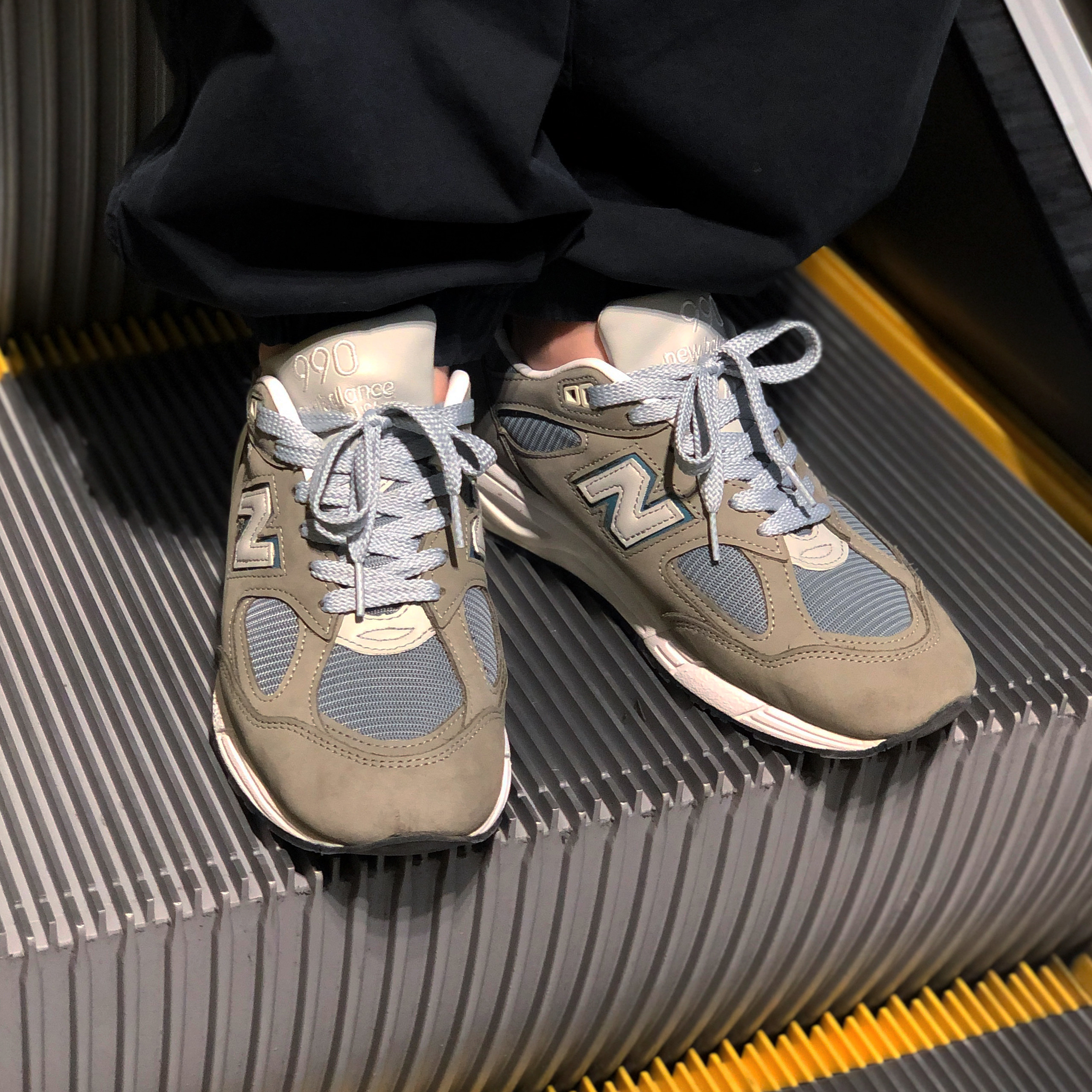 New Balance 990v2 Made in USA Grey Blue 착용 스타일