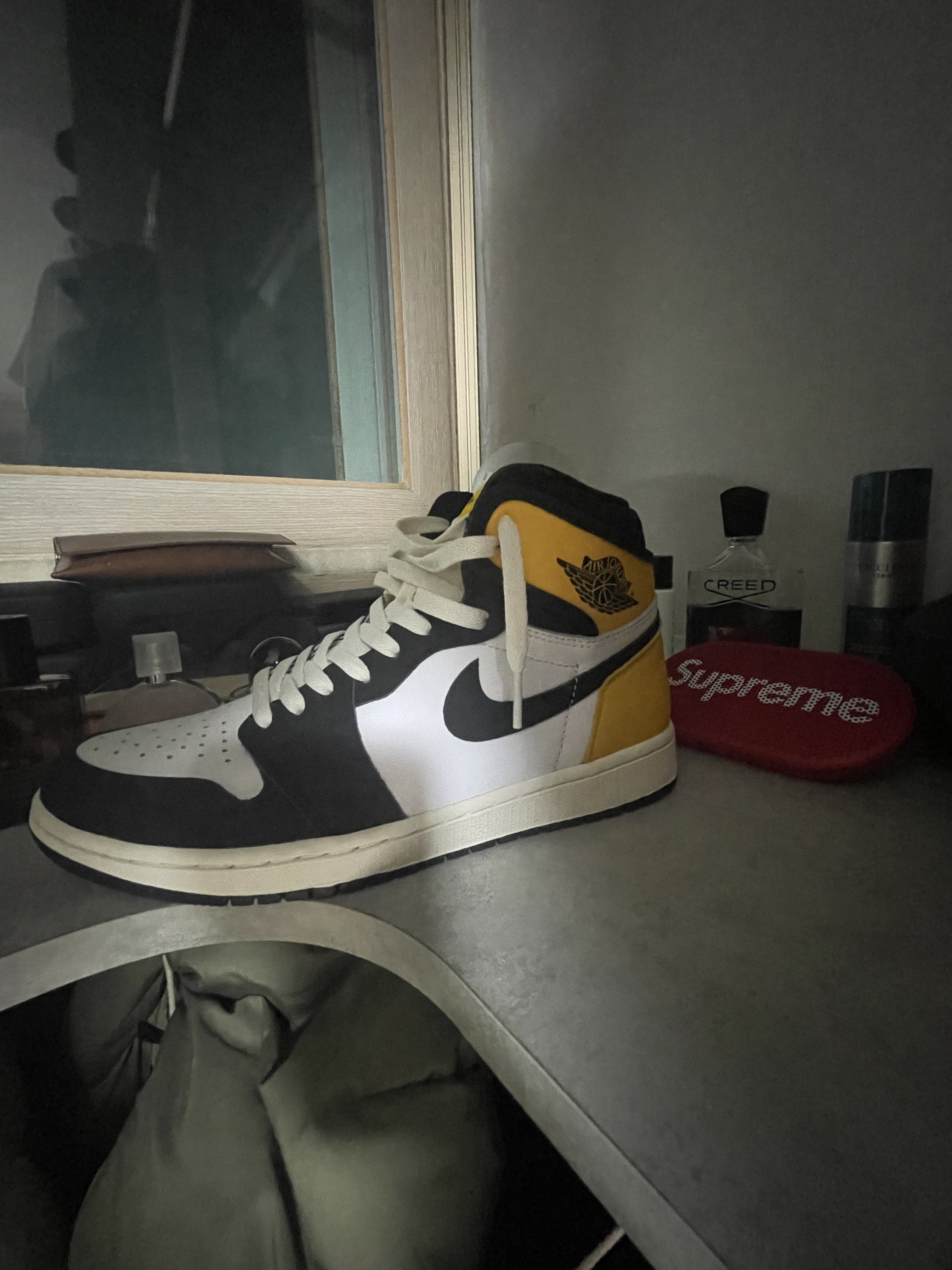 Jordan 1 Retro High OG Volt Gold 착용 스타일 - 2