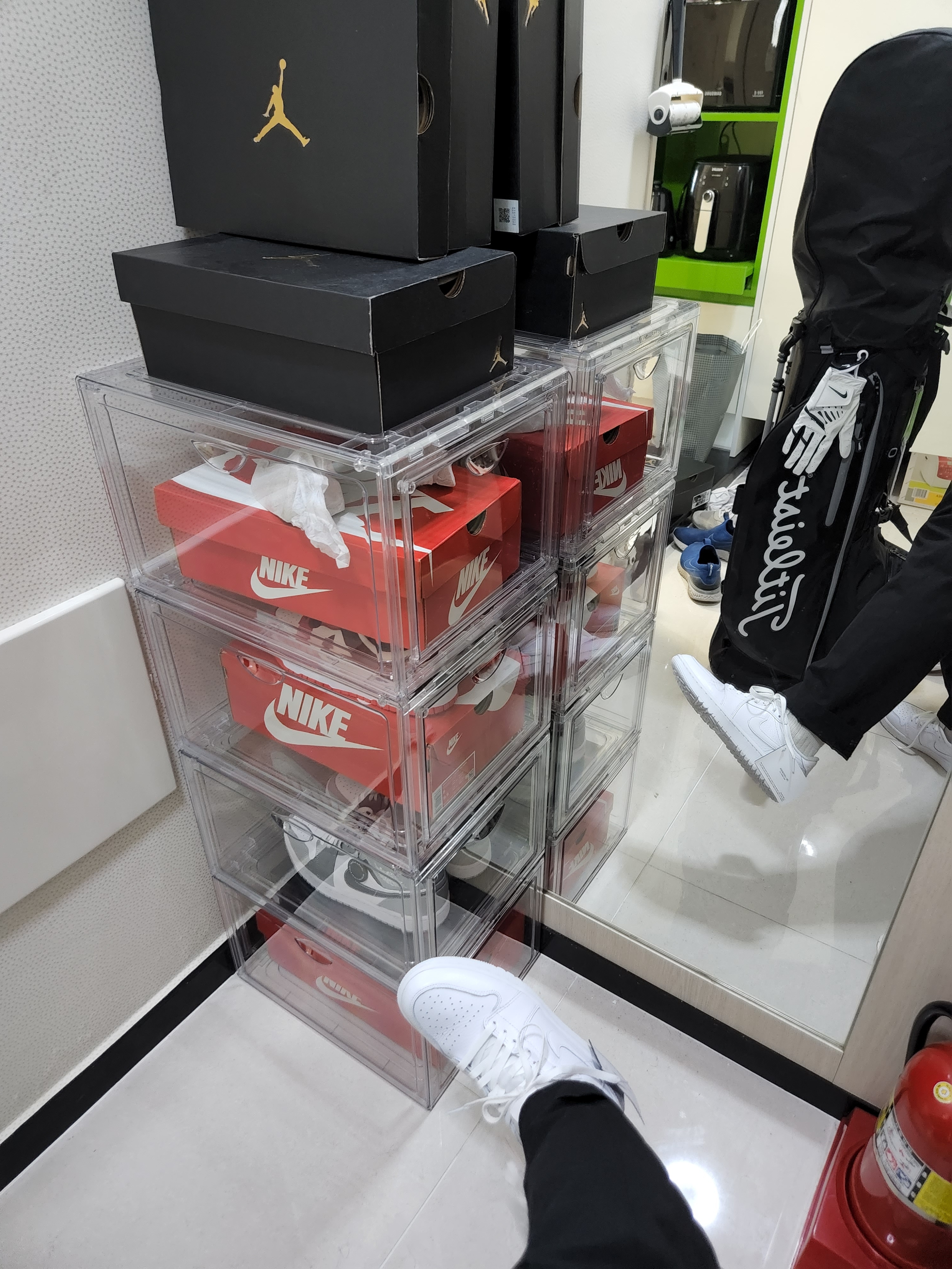 Jordan 1 Low Golf Triple White 착용 스타일 - 2