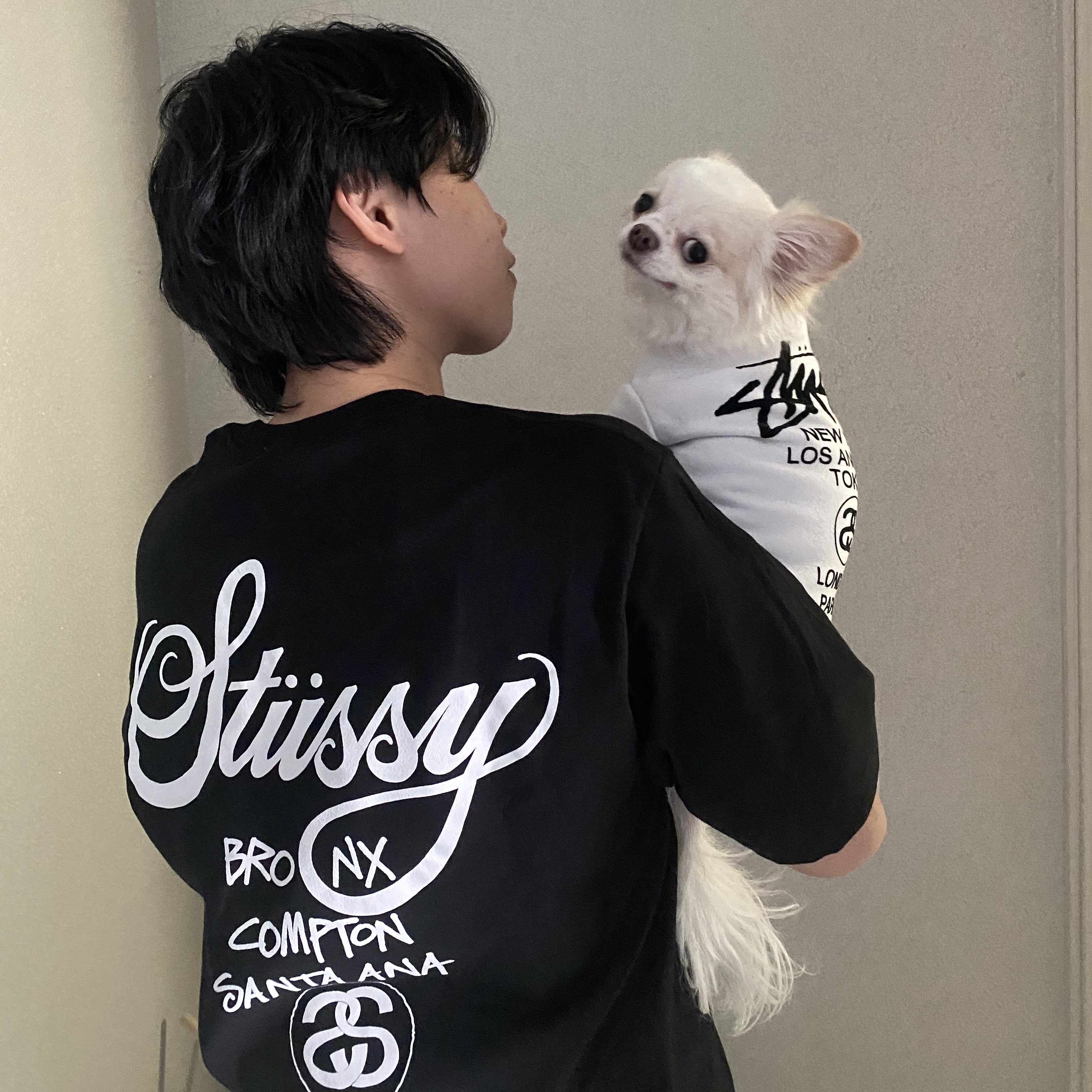 Stussy World Tour T-Shirt Black 착용 스타일