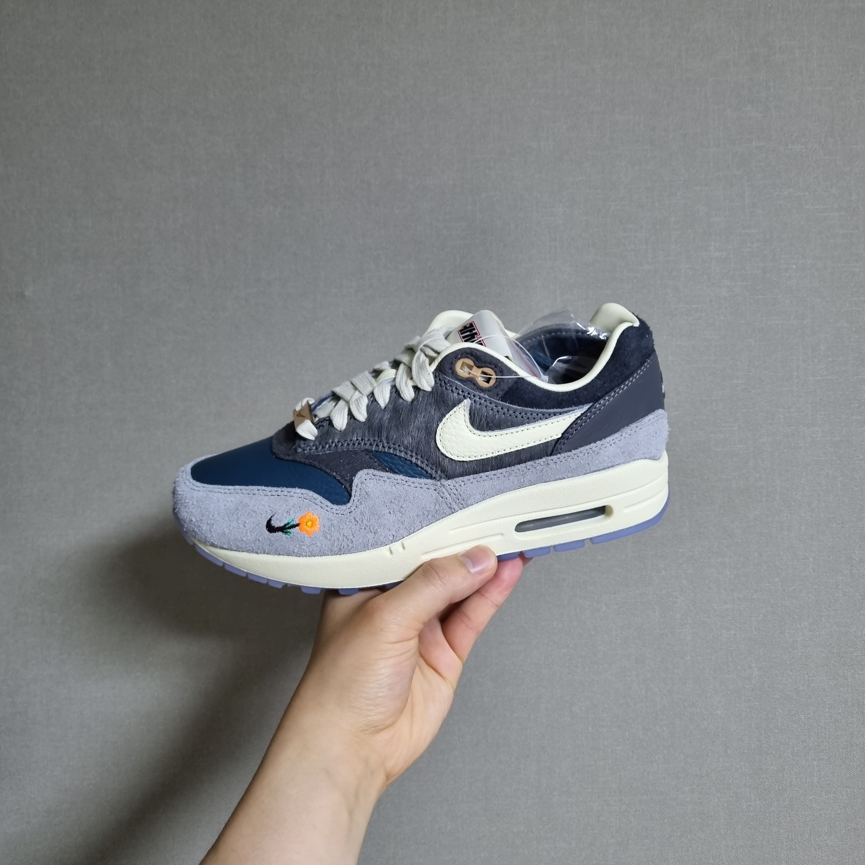 Nike x Kasina Air Max 1 SP Won-Ang Orange, Nike x Kasina Air Max 1 SP Won-Ang Particle Grey 착용 스타일 - 2