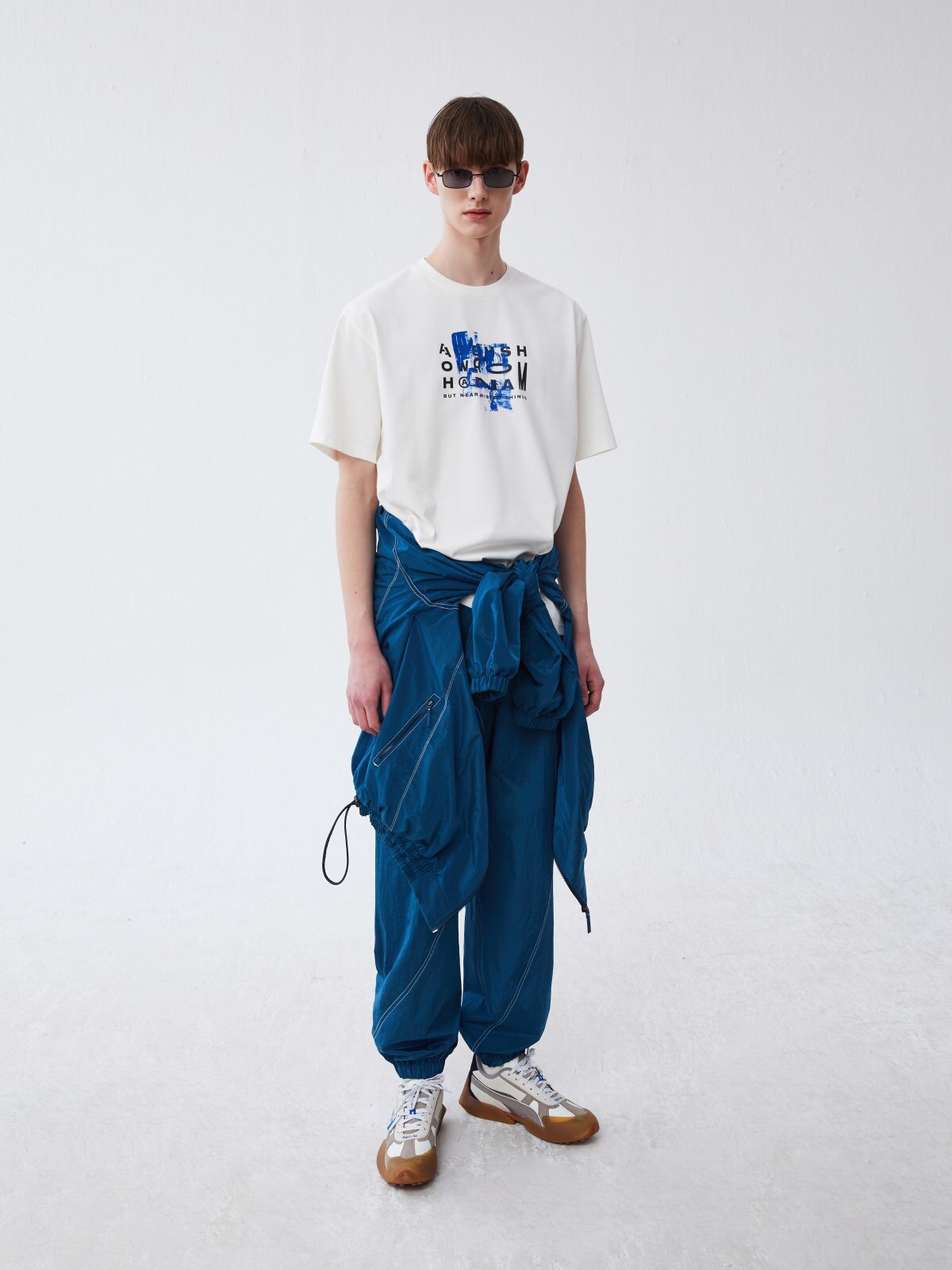 Ader Error Plugshop Hannam T-Shirt White, Puma x Ader Error Vaderon White 착용 스타일 - 1