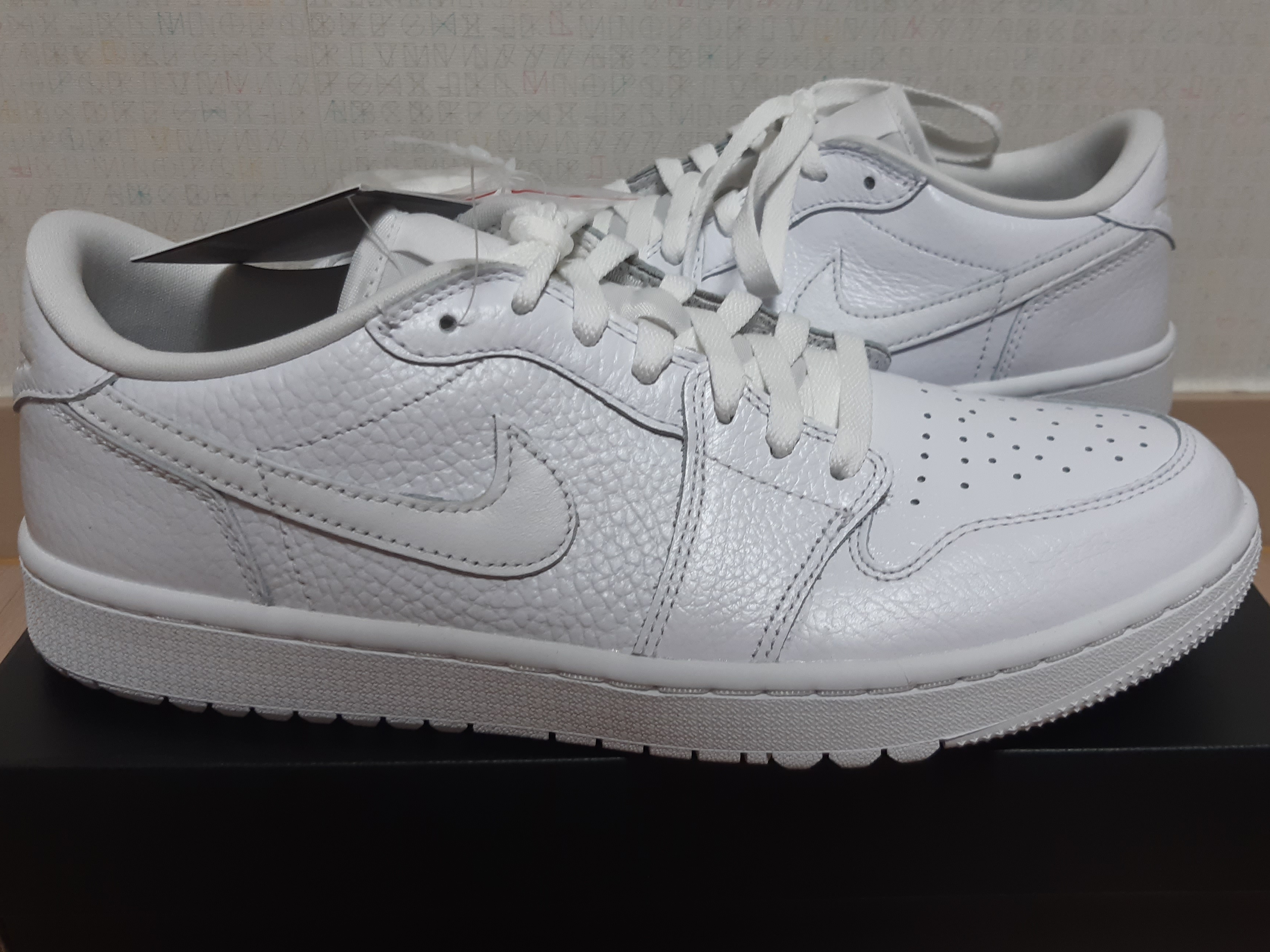 Jordan 1 Low Golf Triple White 착용 스타일 - 1
