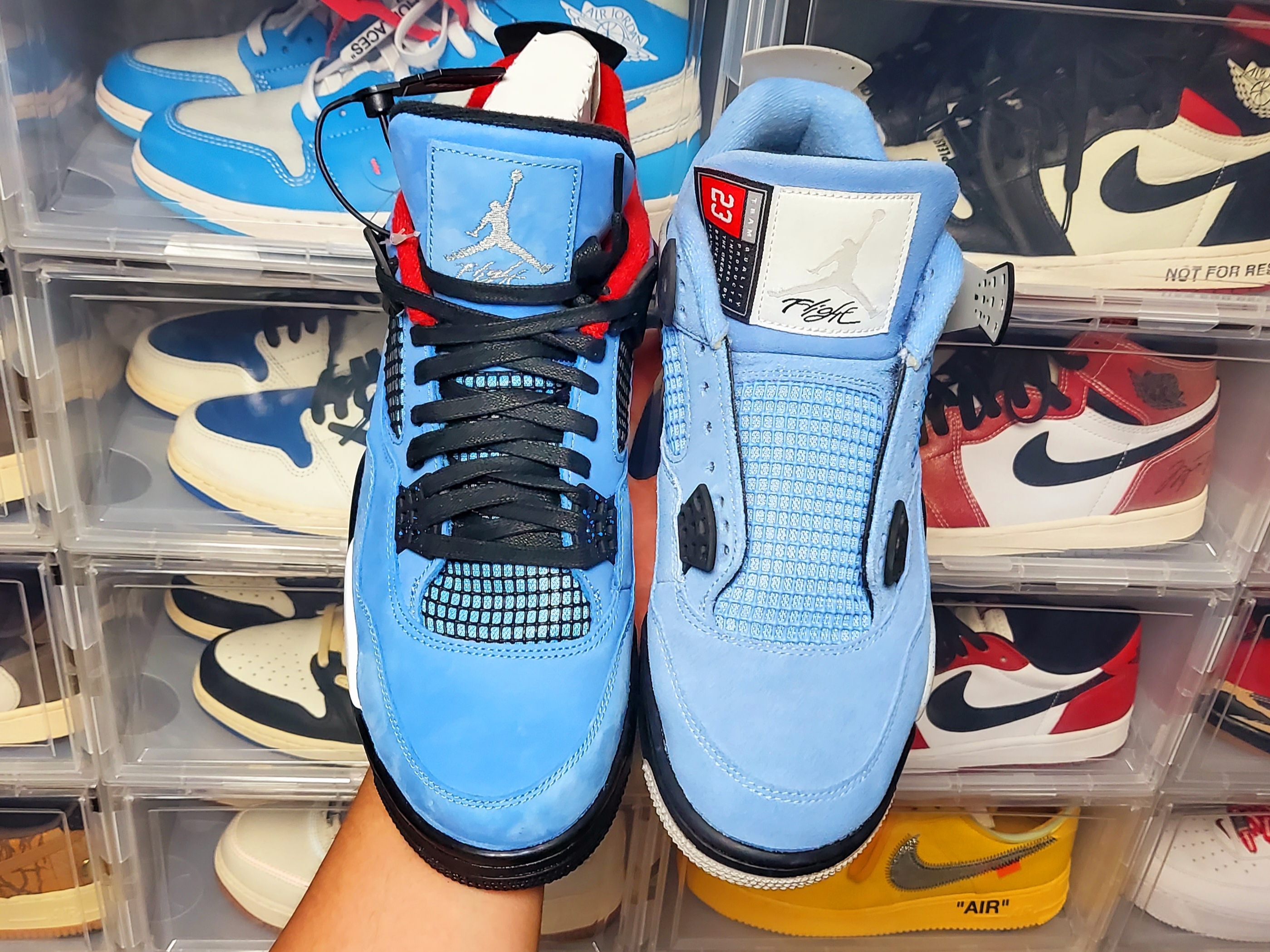 Jordan 4 x Travis Scott Retro Cactus Jack, Jordan 4 Retro University Blue 착용 스타일 - 1