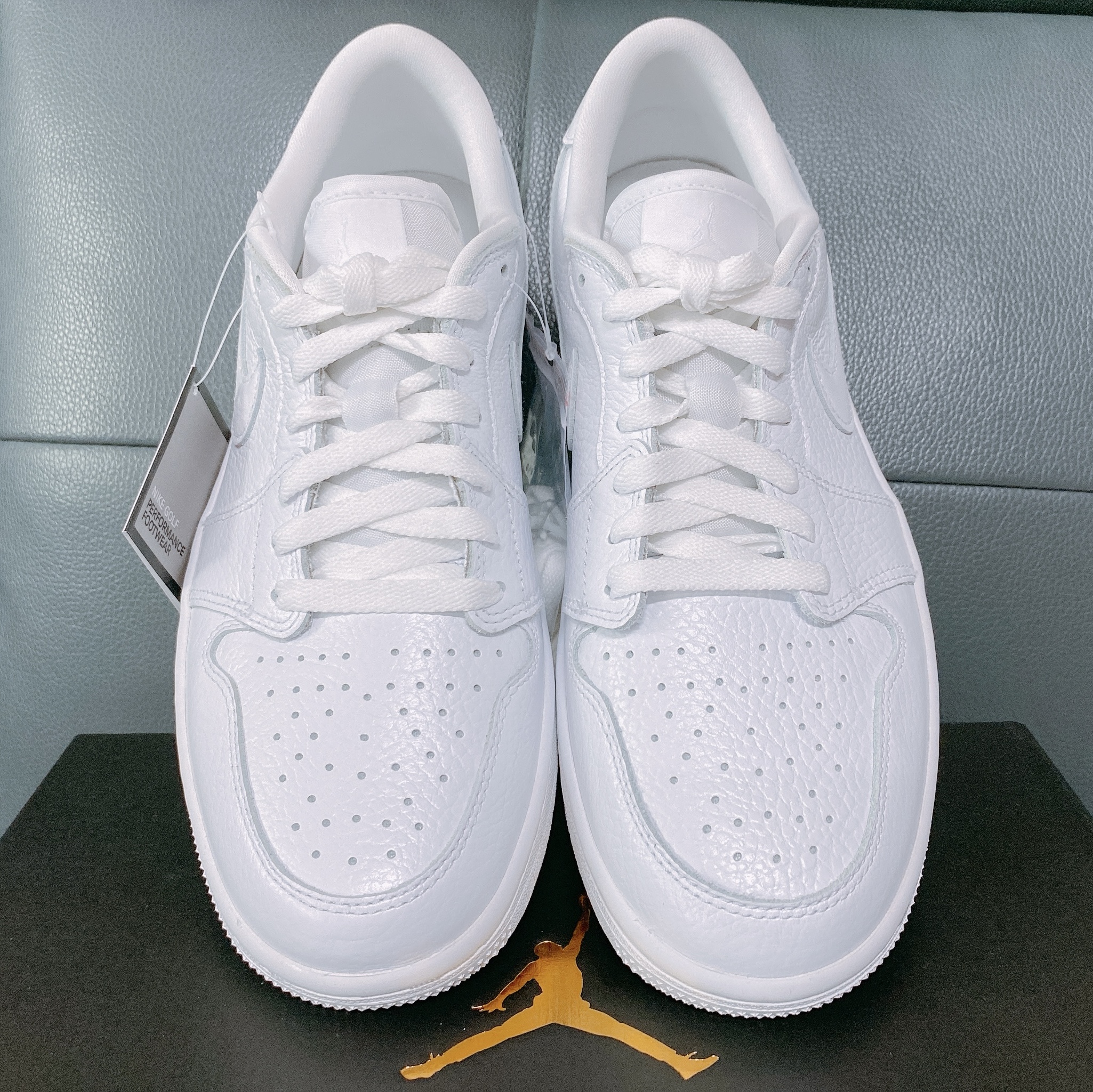 Jordan 1 Low Golf Triple White 착용 스타일 - 3