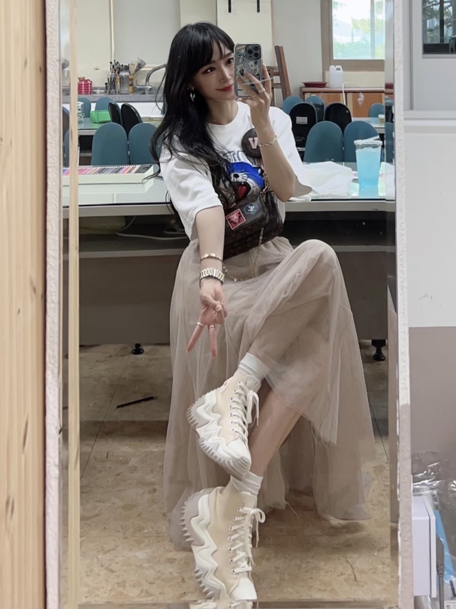 Maison Kitsune x Ader Error Yawn Fox T-Shirt Off White, Converse Run Star Motion High Light Twine 착용 스타일 - 1