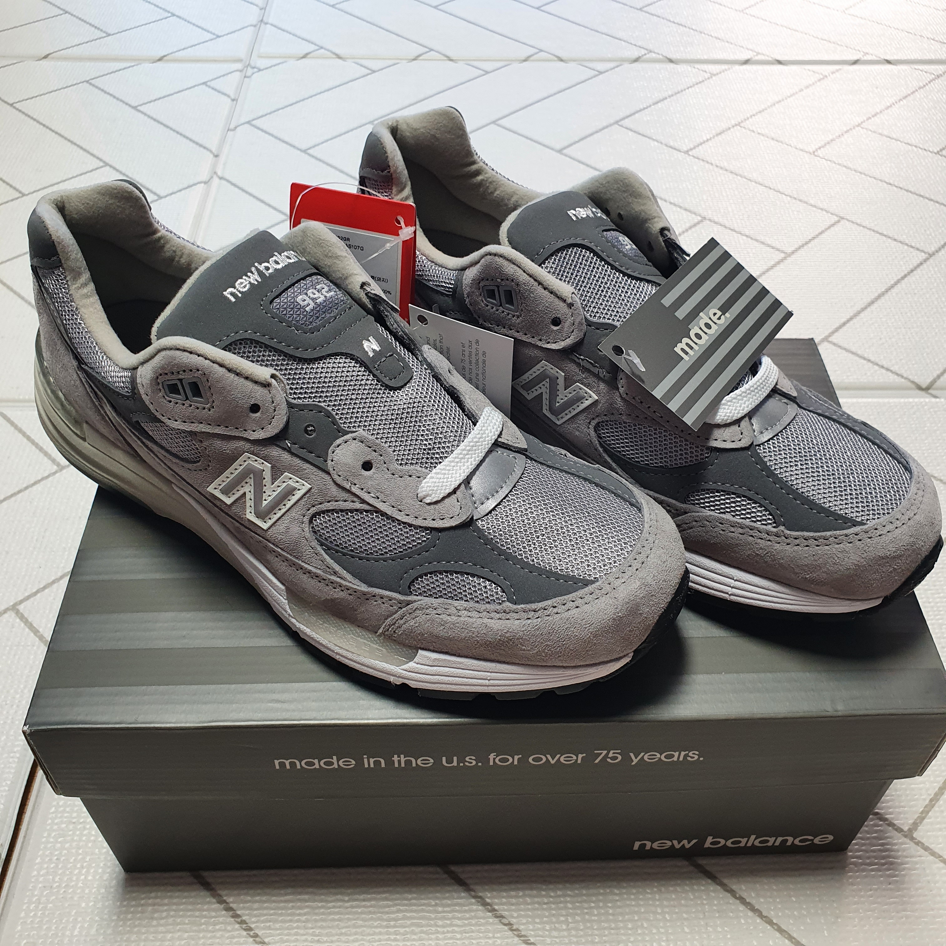 New Balance 992 Made in USA Grey - D Standard, New Balance 992 Made in USA Navy 착용 스타일 - 1