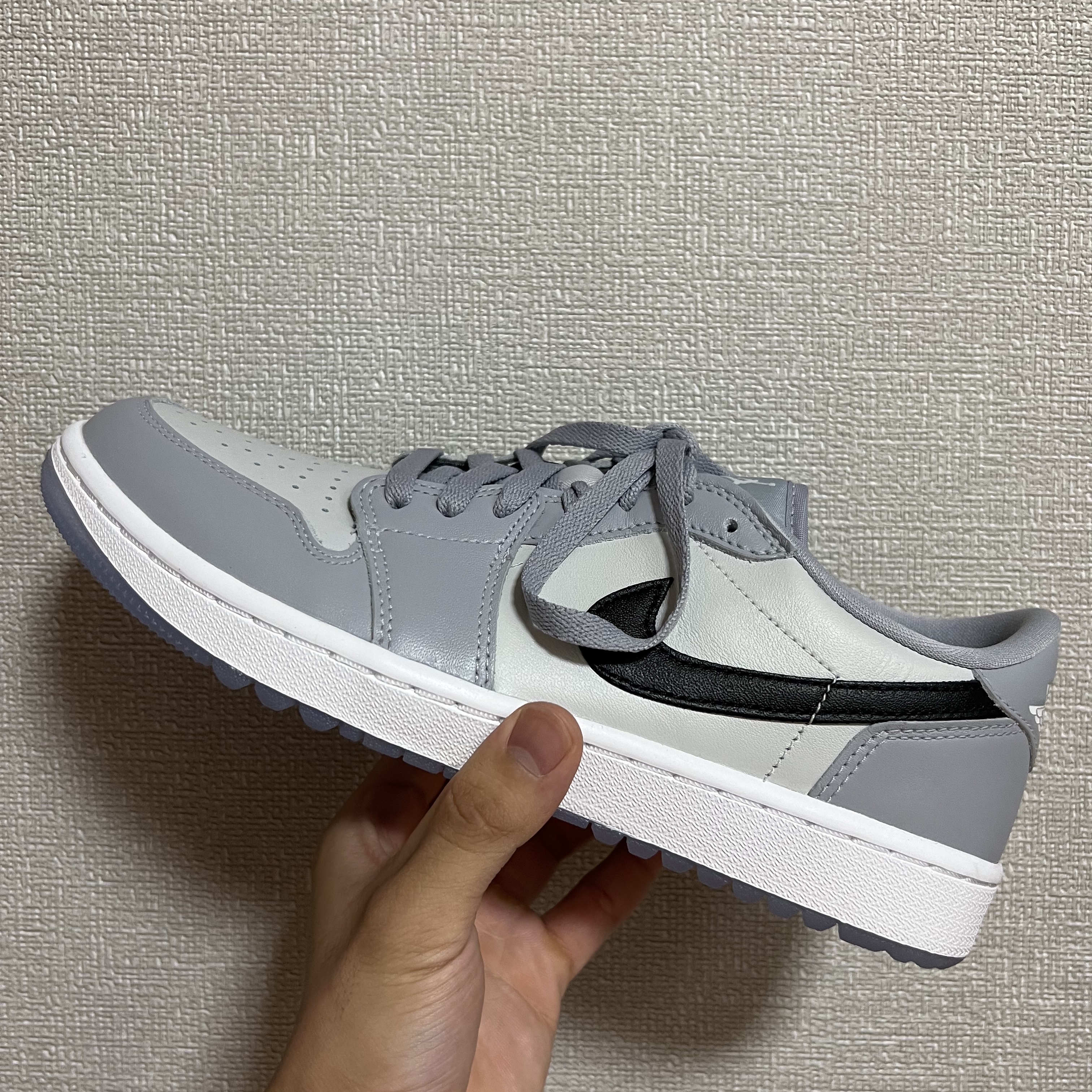 Jordan 1 Low Golf Wolf Grey 착용 스타일 - 1