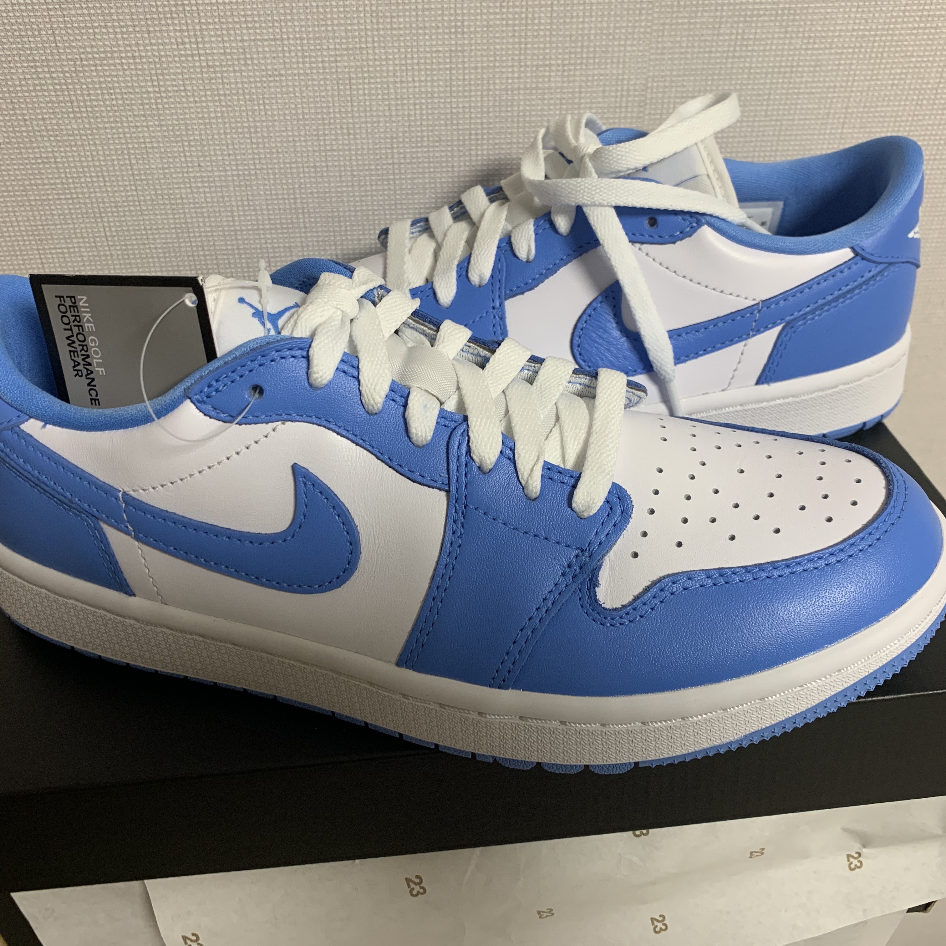Jordan 1 Low Golf Wolf Grey, Jordan 1 Low Golf White and University Blue 착용 스타일 - 3